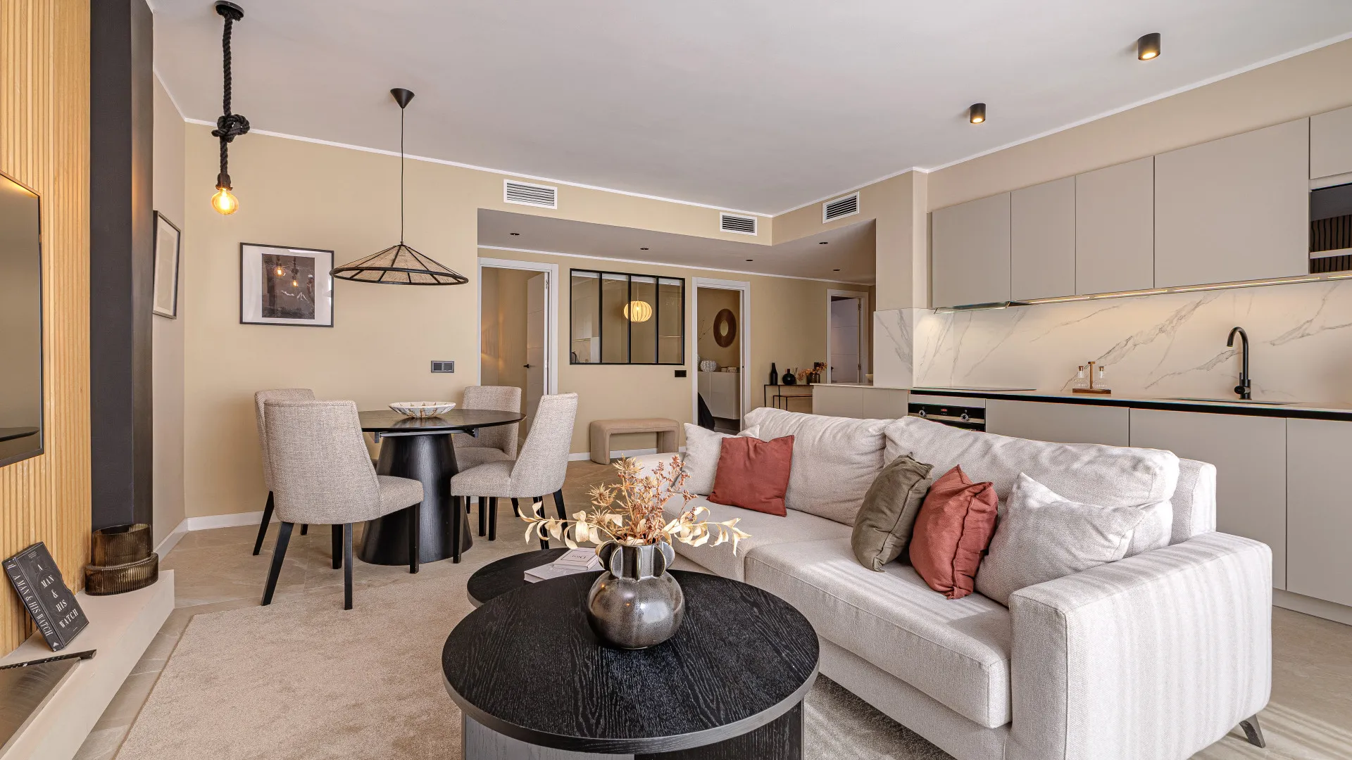 Apartamento en venta en Jardines de Andalucia con 4 dormitorios