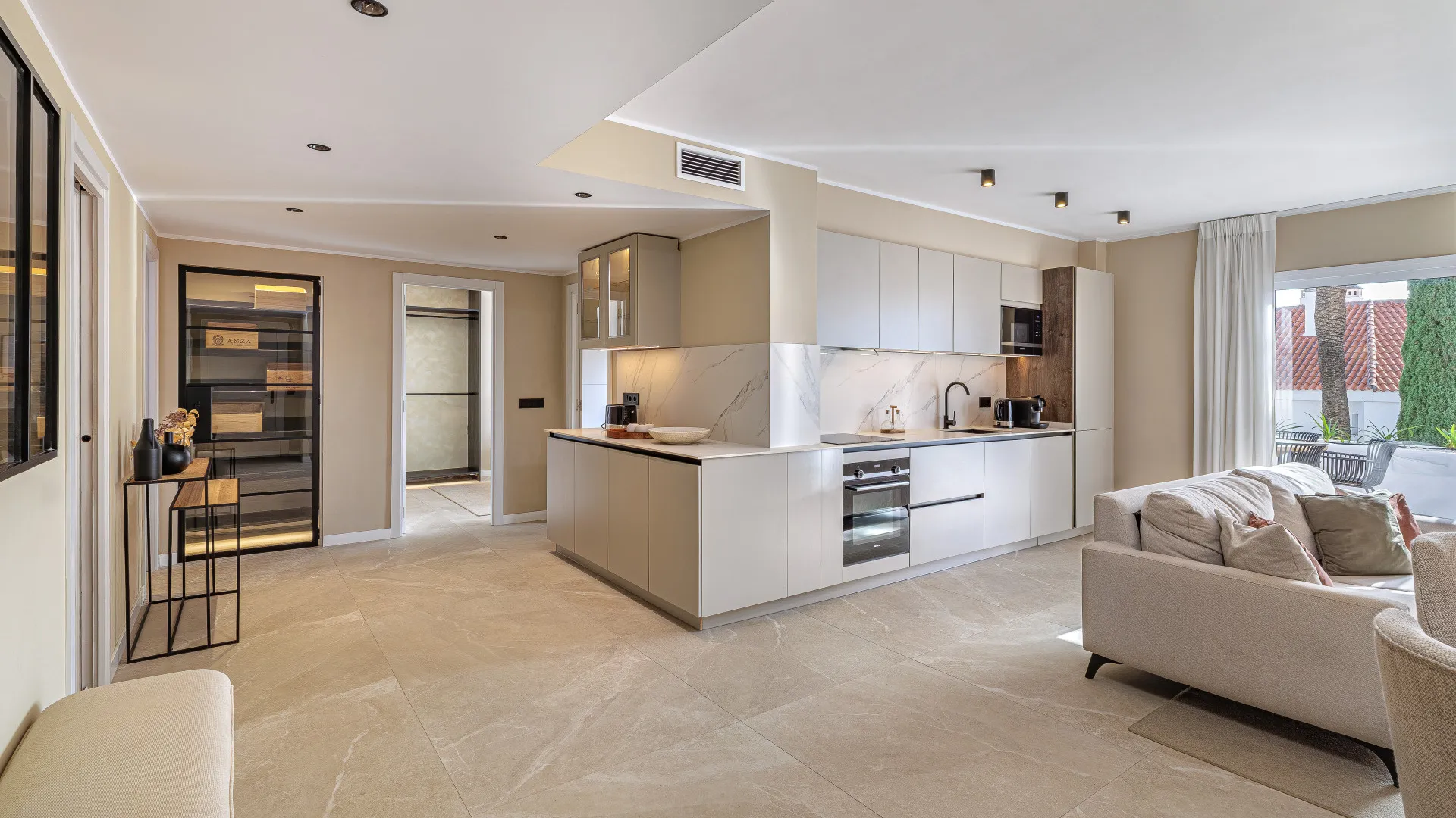 Apartamento en venta en Jardines de Andalucia con 4 dormitorios