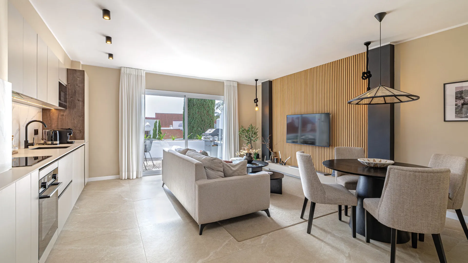 Apartamento en venta en Jardines de Andalucia con 4 dormitorios