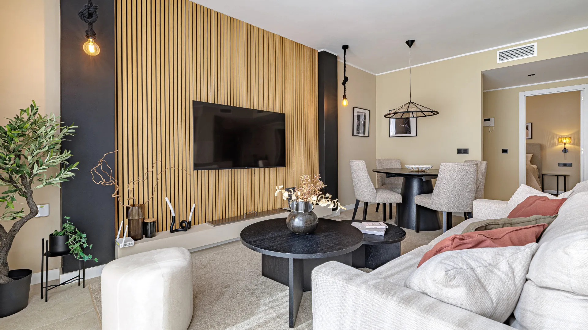 Apartamento en venta en Jardines de Andalucia con 4 dormitorios
