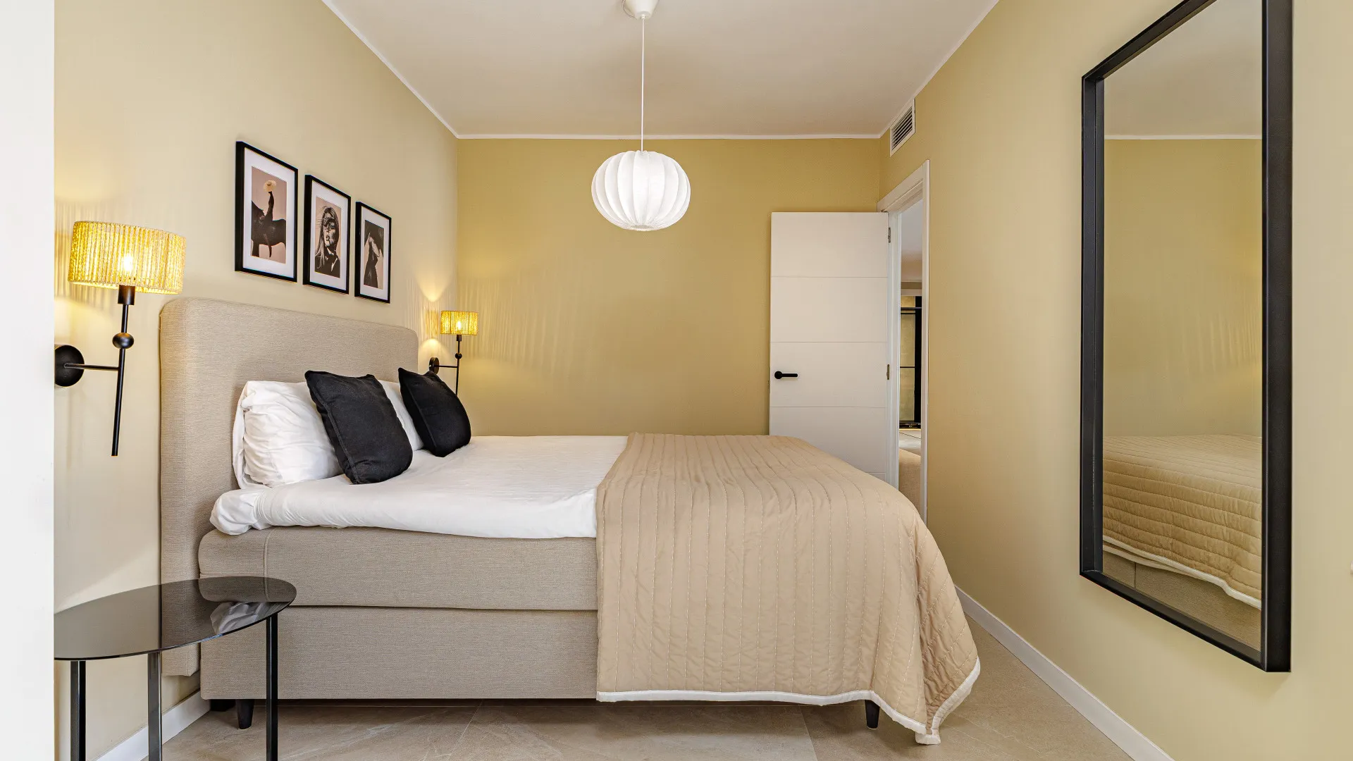 Apartamento en venta en Jardines de Andalucia con 4 dormitorios