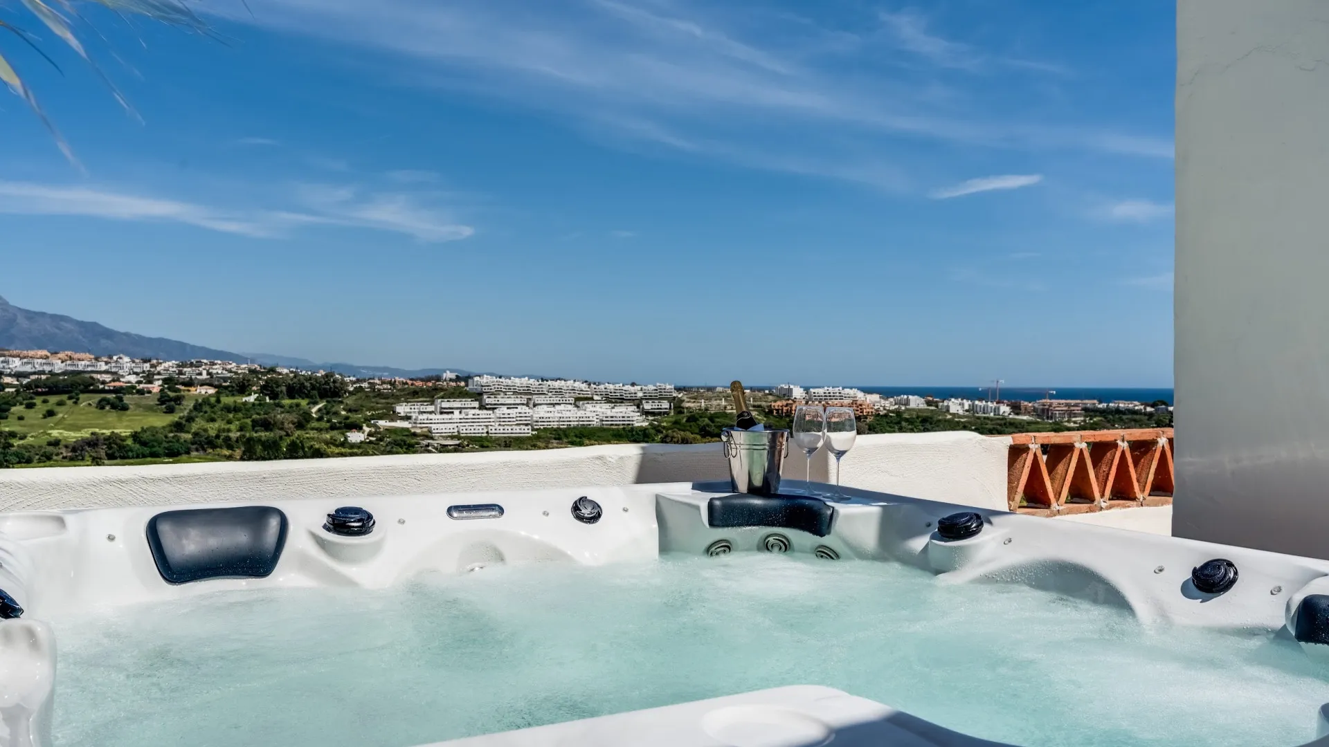 Se vende atico duplex en Estepona