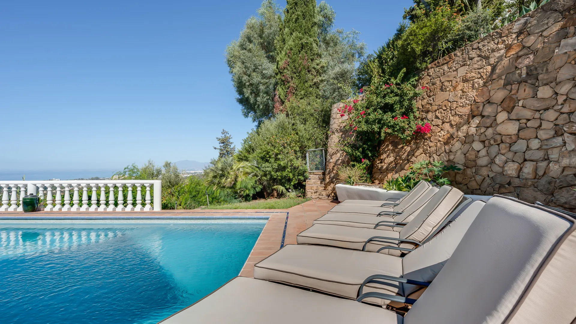 5 bedrooms villa for sale in El Rosario