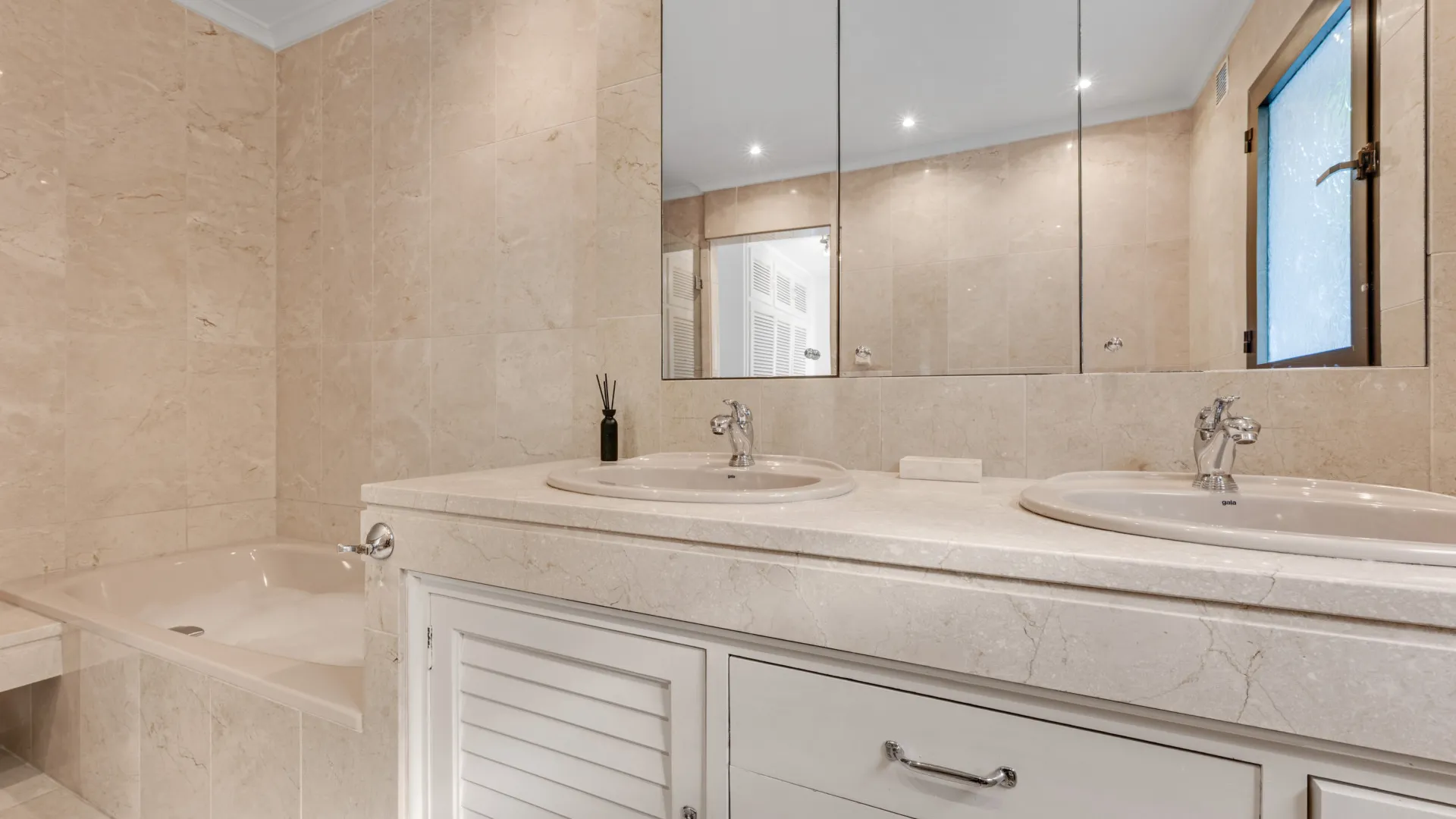 5 bedrooms villa for sale in El Rosario