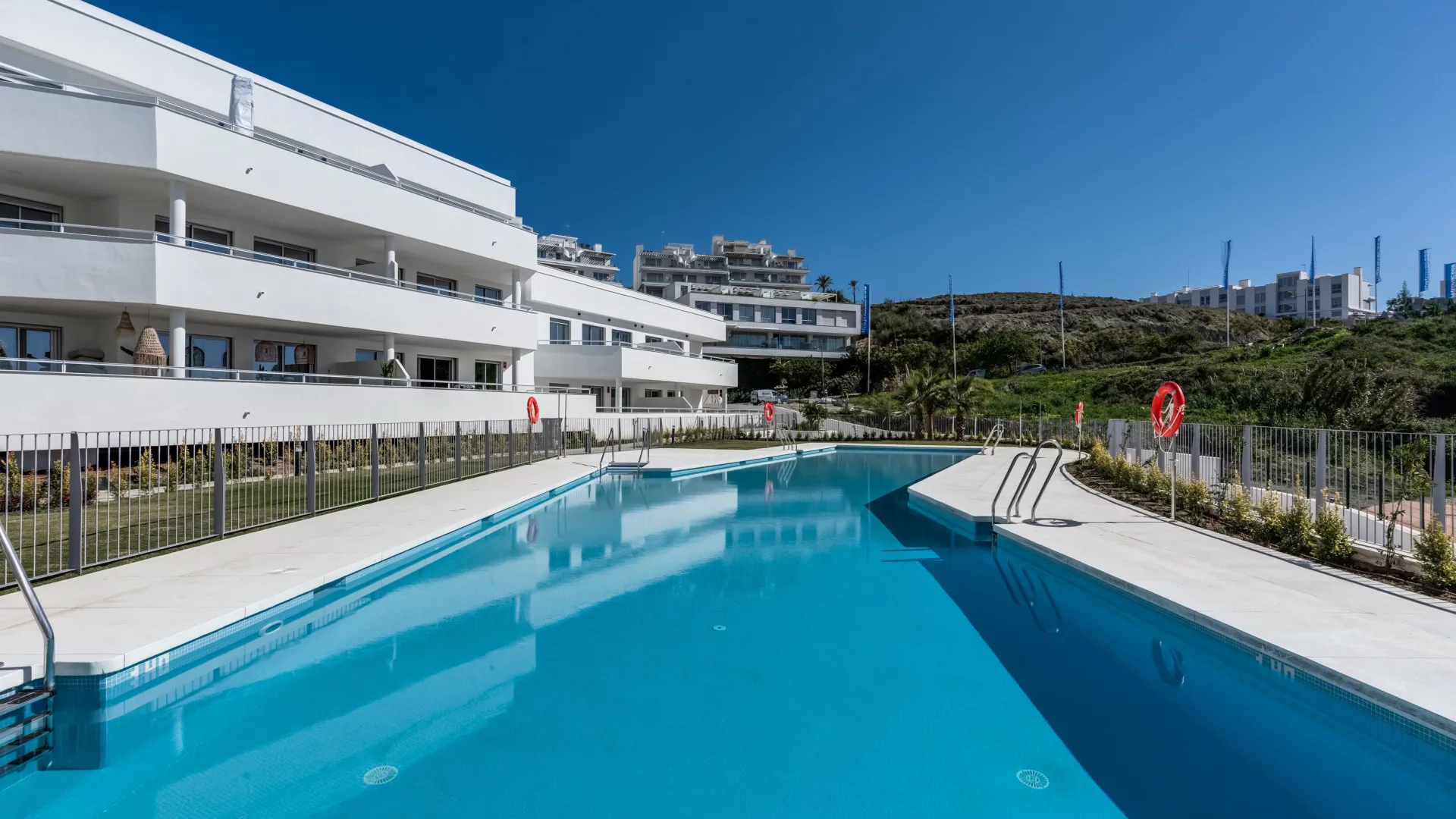 Estepona, apartamento de 2 dormitorios en venta