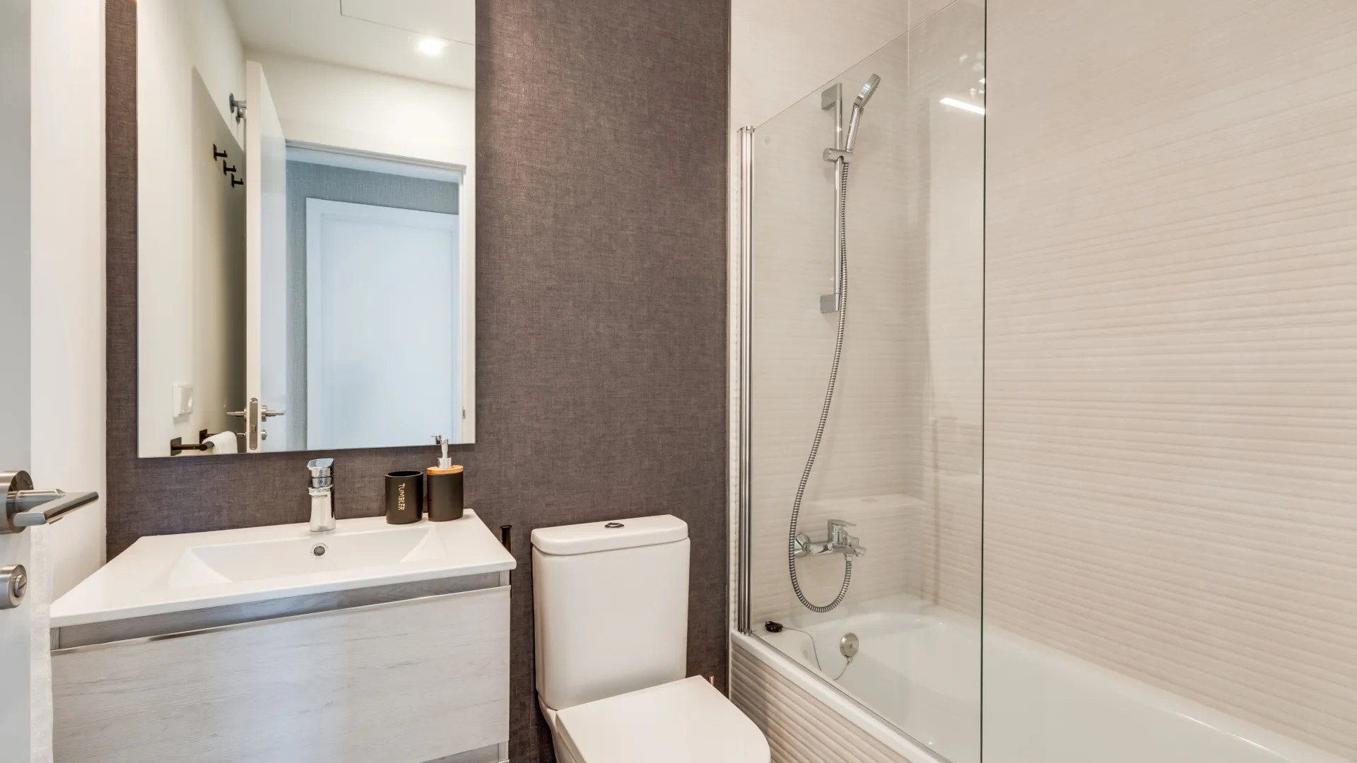 Estepona, apartamento de 2 dormitorios en venta