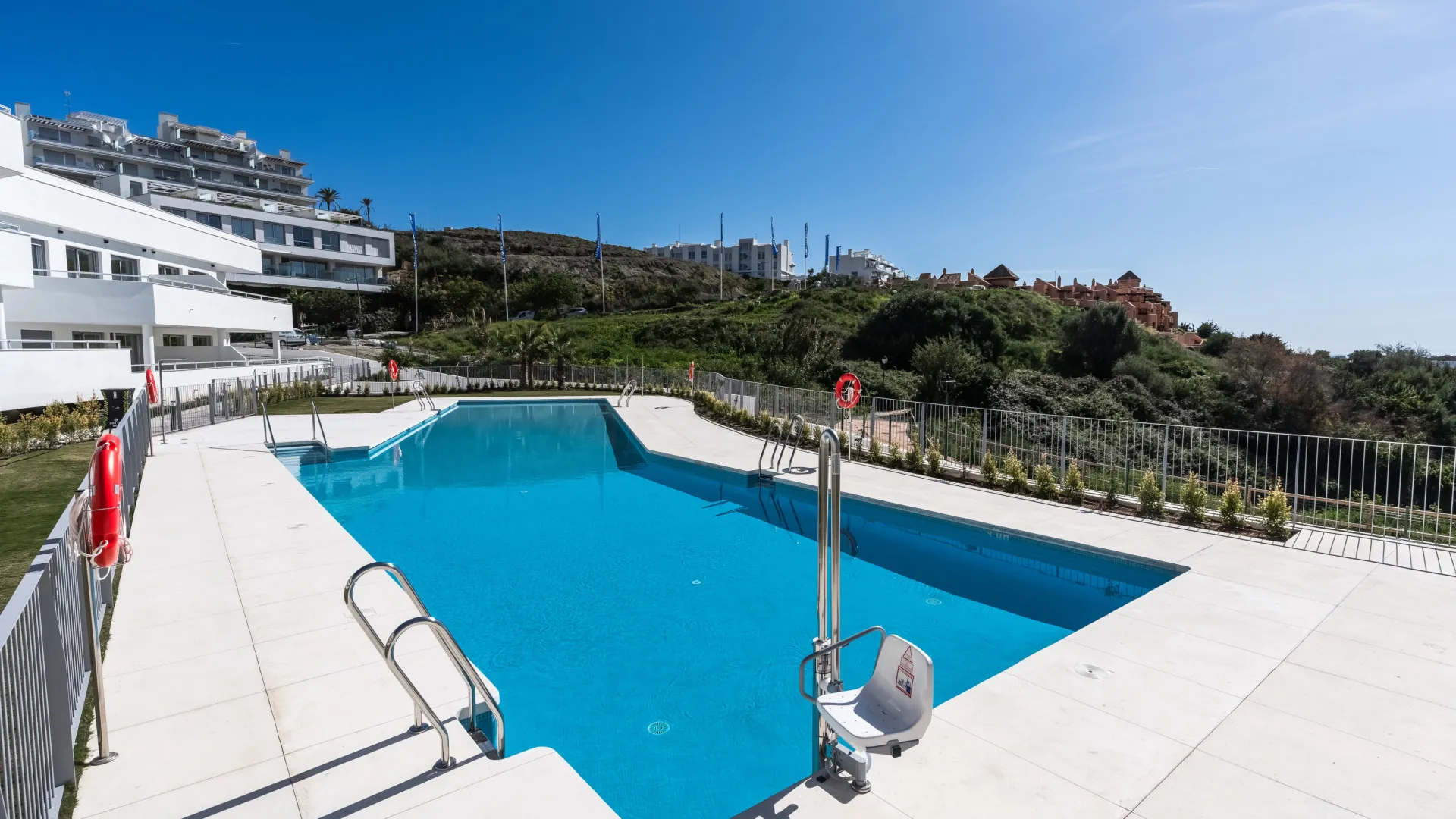 Estepona, apartamento de 2 dormitorios en venta