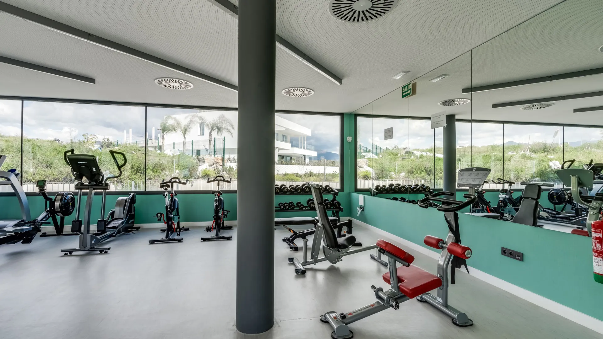 Estepona, apartamento de 2 dormitorios en venta
