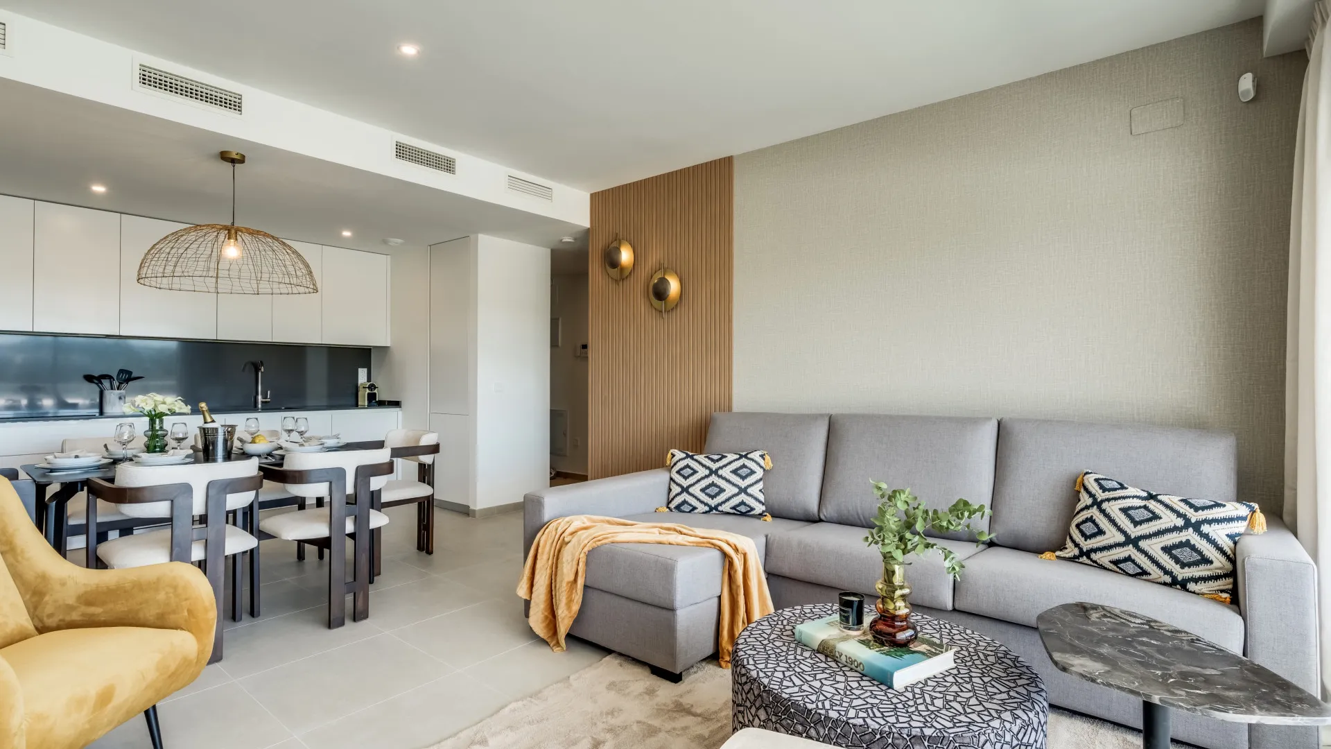 Estepona, apartamento de 2 dormitorios en venta