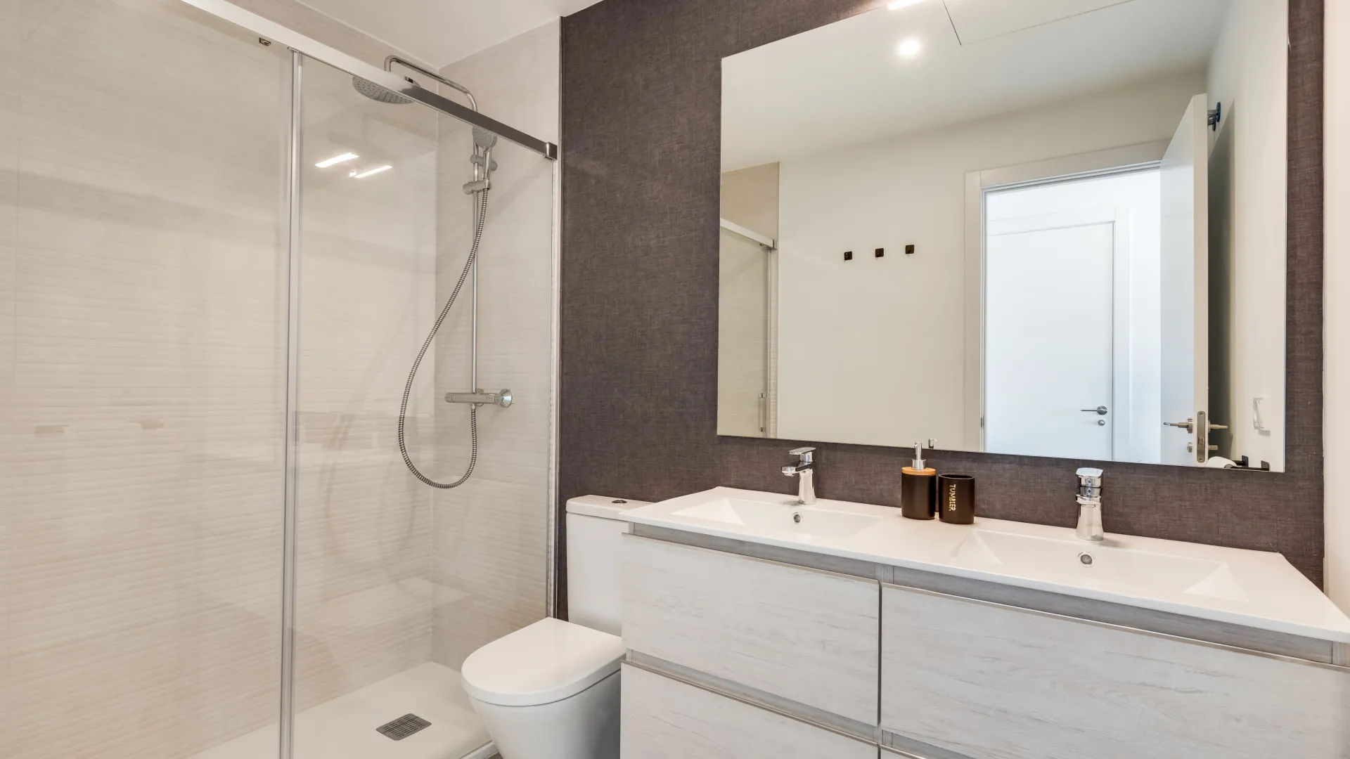 Estepona, apartamento de 2 dormitorios en venta