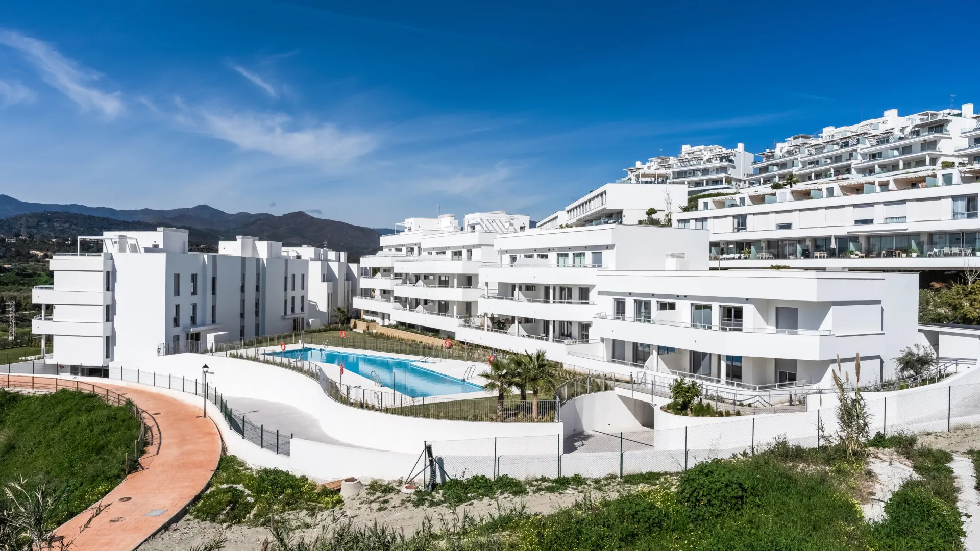 Estepona, apartamento de 2 dormitorios en venta