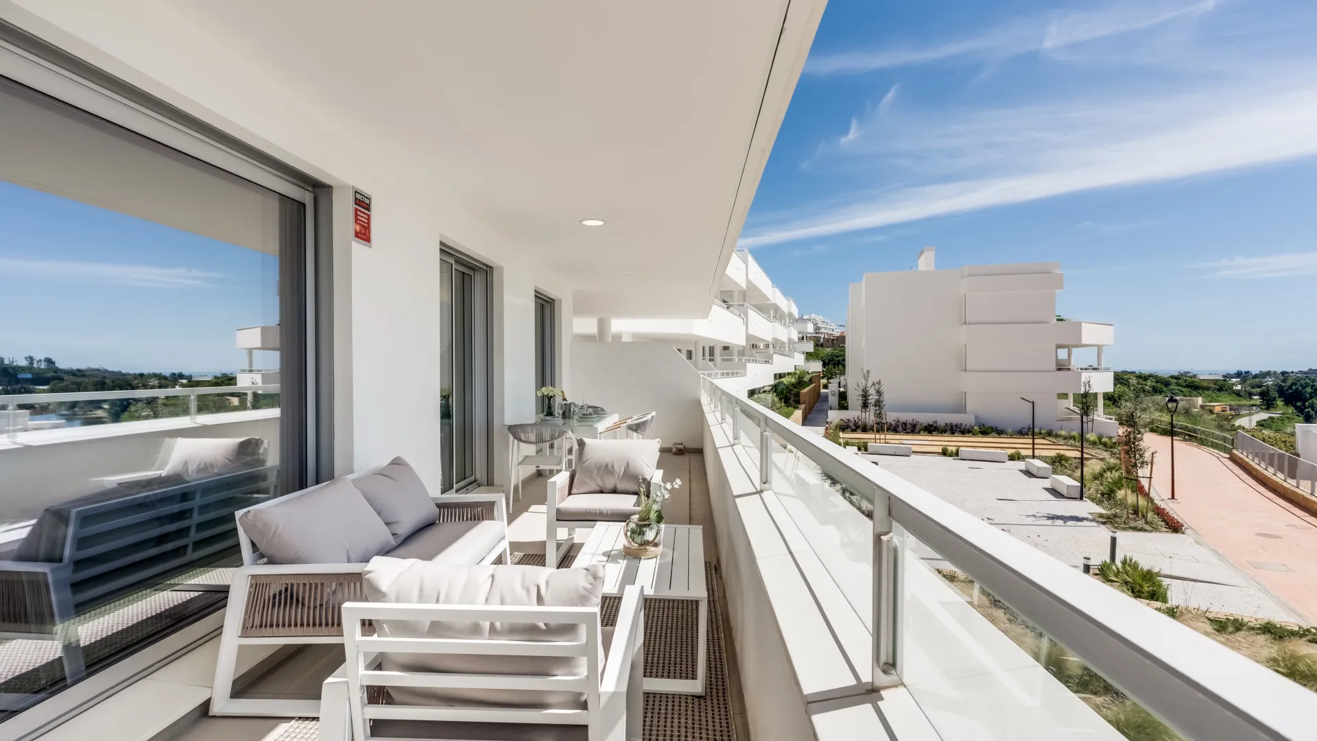 Estepona, apartamento de 2 dormitorios en venta