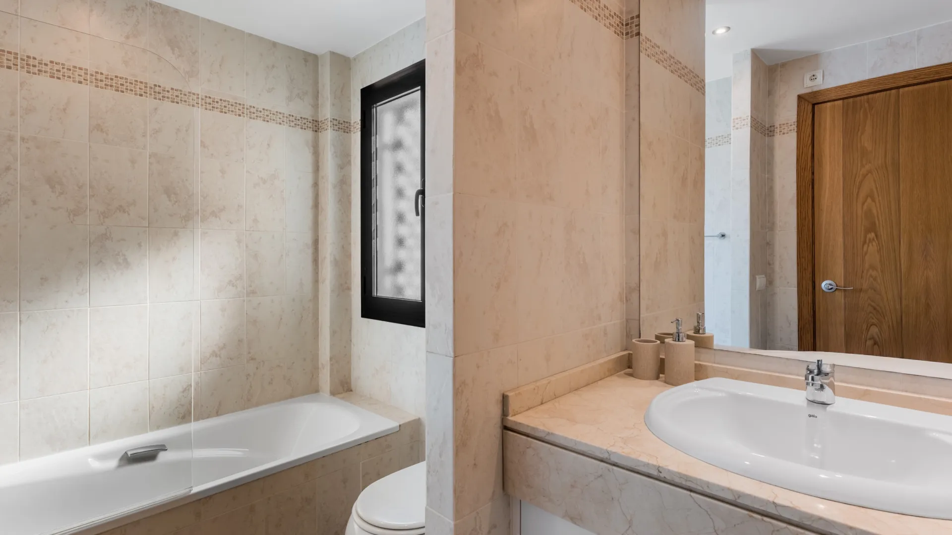 For sale 2 bedrooms duplex penthouse in Estepona