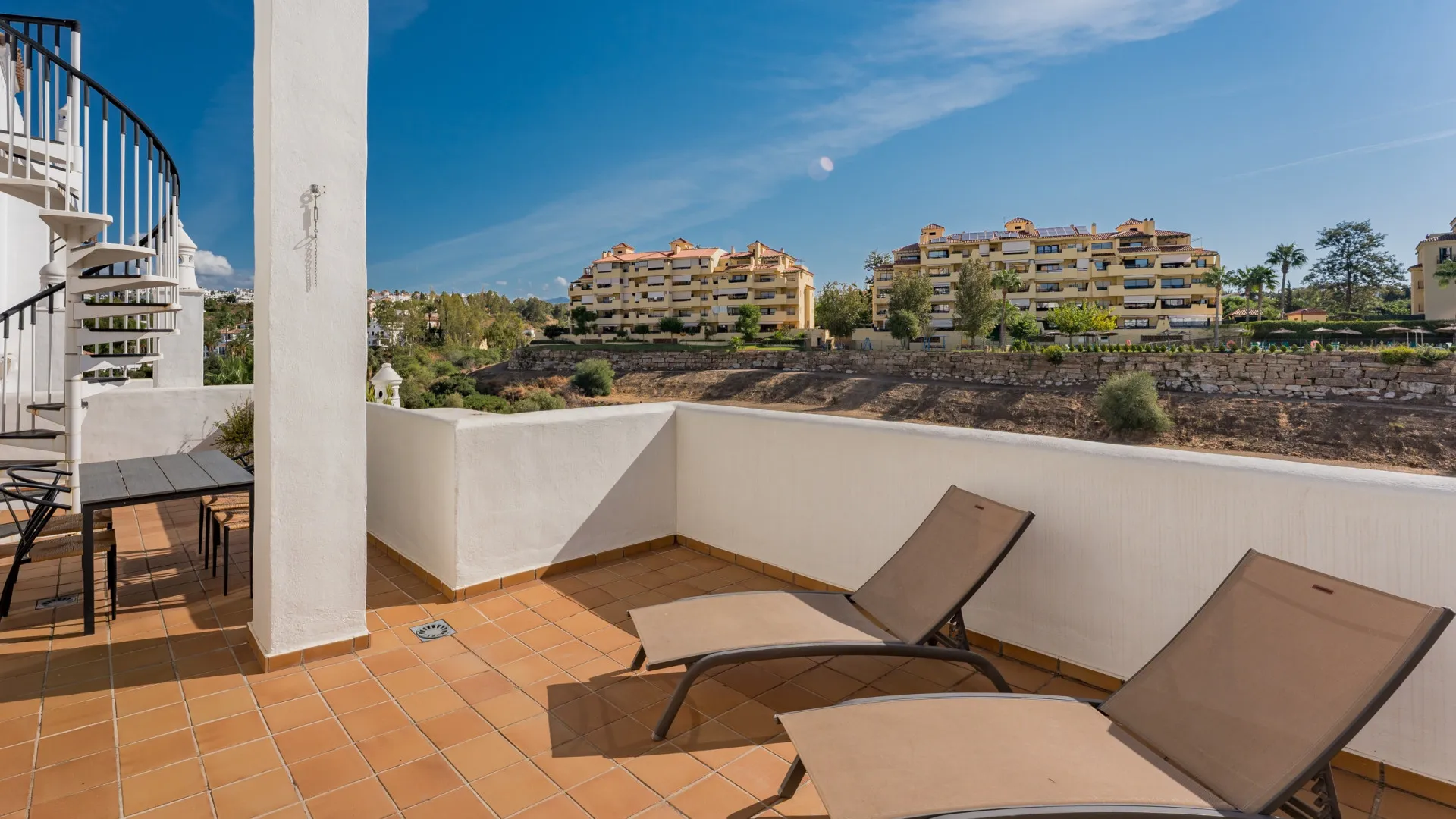 For sale 2 bedrooms duplex penthouse in Estepona