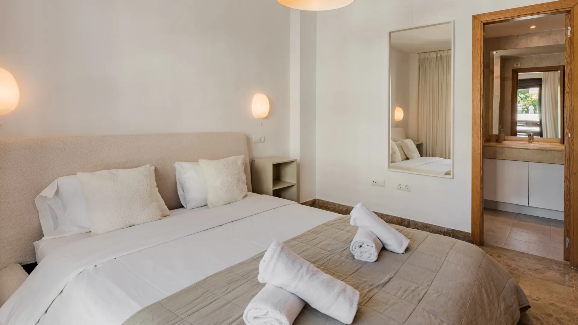 For sale 2 bedrooms duplex penthouse in Estepona