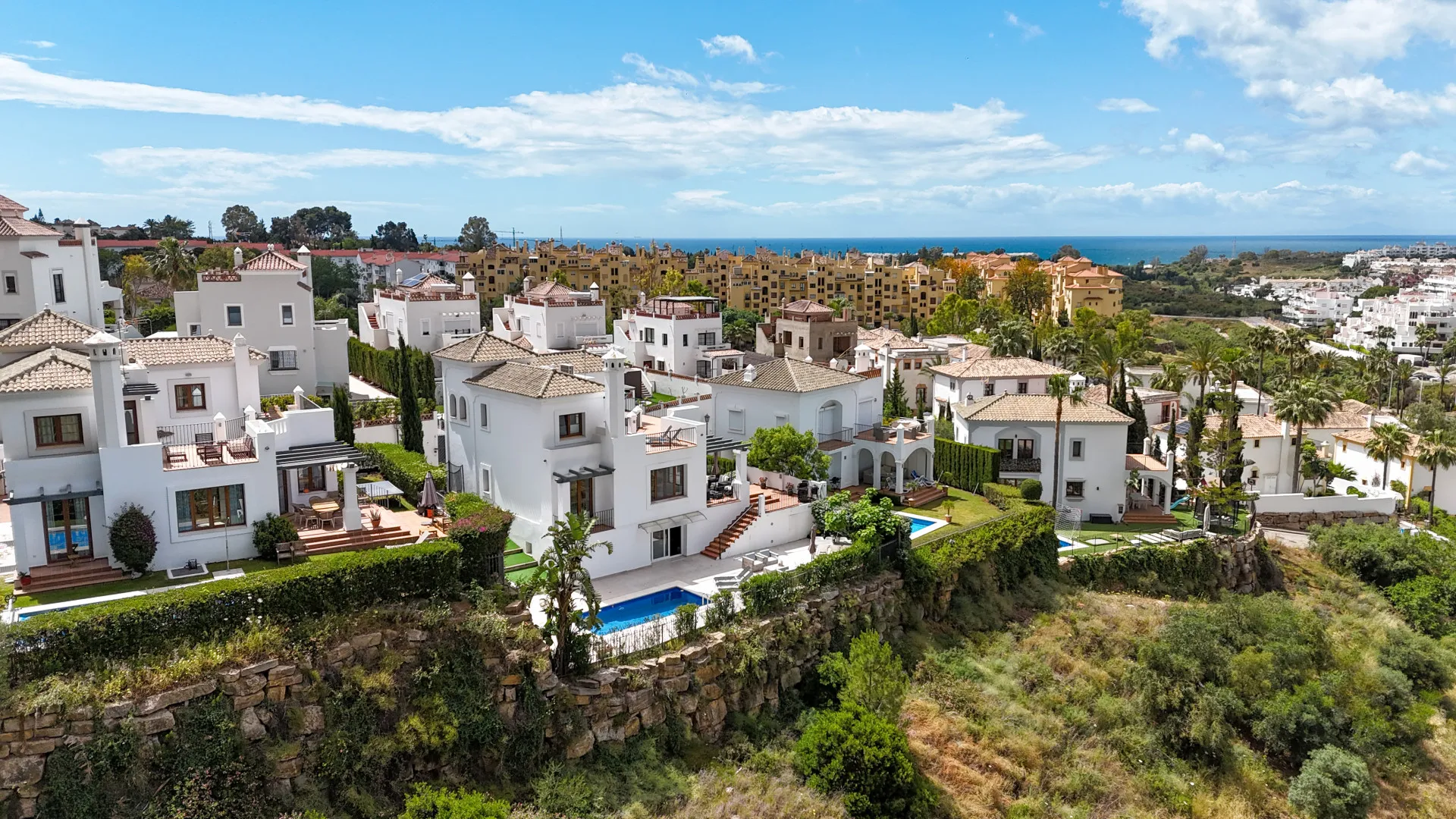 Estepona 4 bedrooms villa for sale