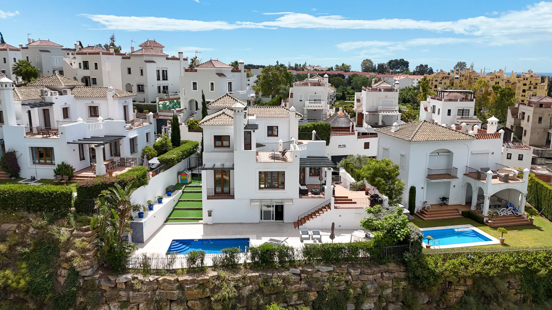 Estepona 4 bedrooms villa for sale