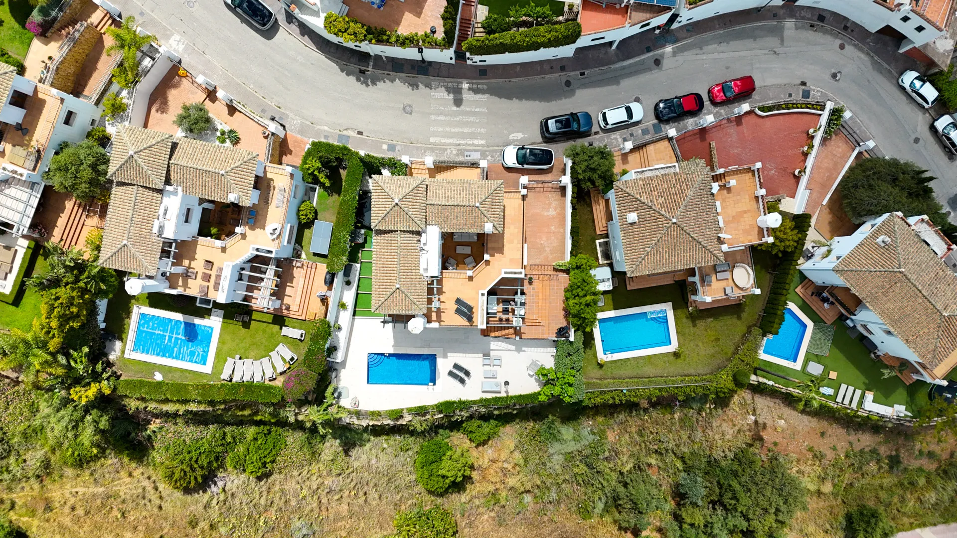 Estepona 4 bedrooms villa for sale