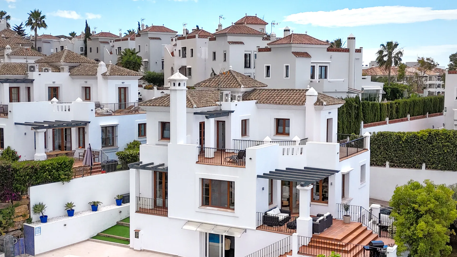 Estepona 4 bedrooms villa for sale
