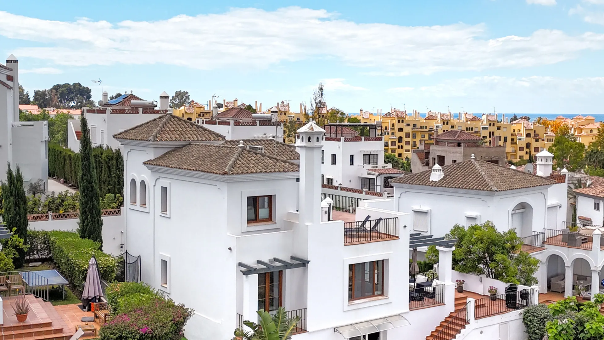 Estepona 4 bedrooms villa for sale