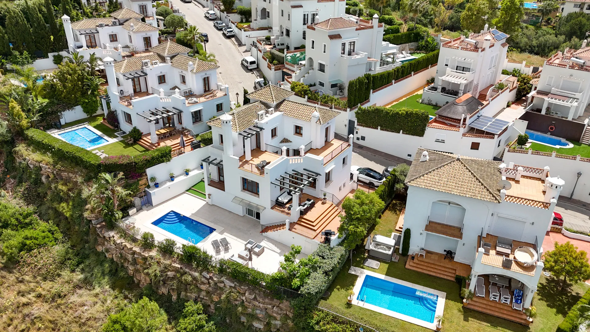 Estepona 4 bedrooms villa for sale