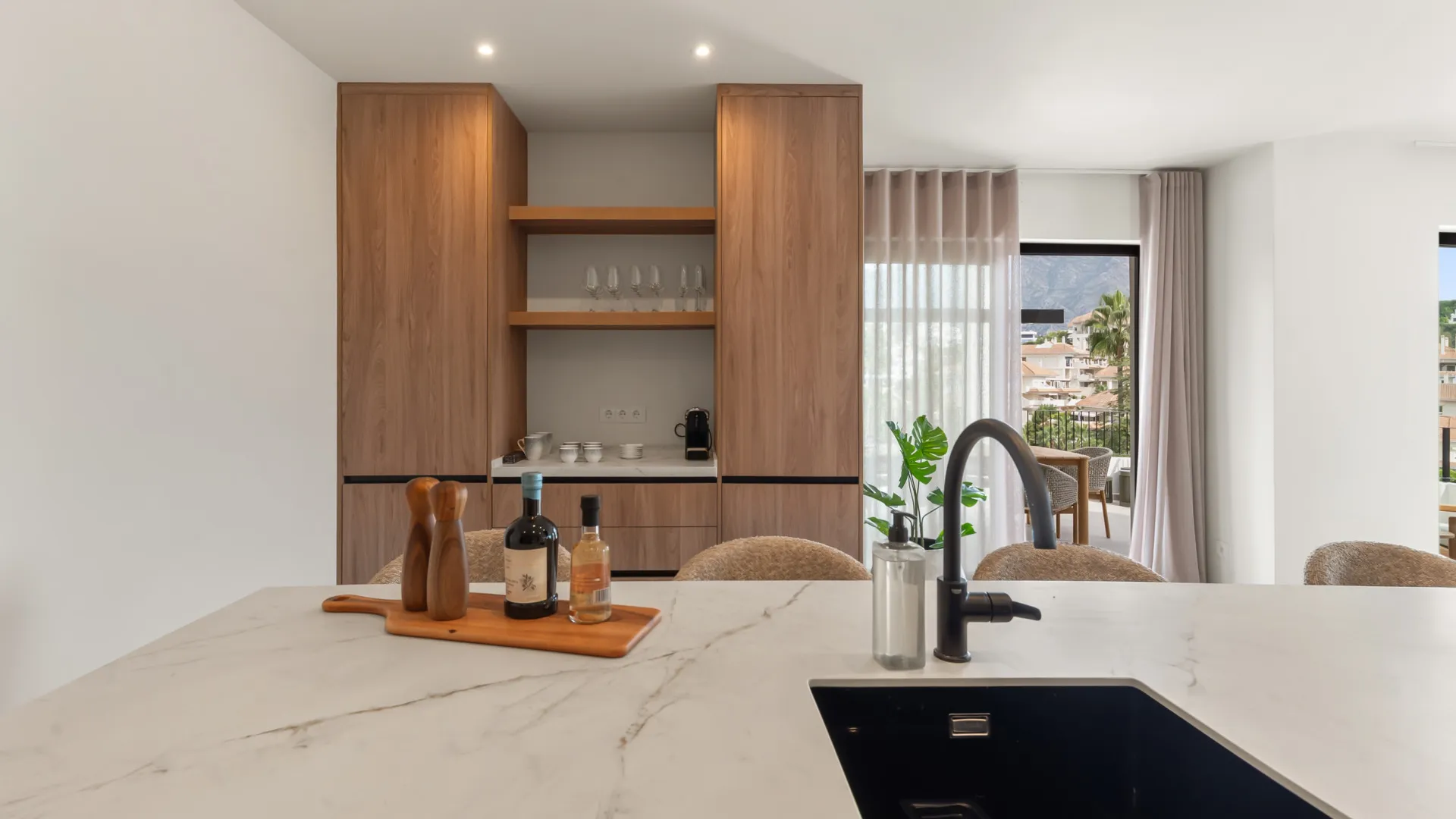 Los Naranjos Hill Club 4 bedrooms villa for sale