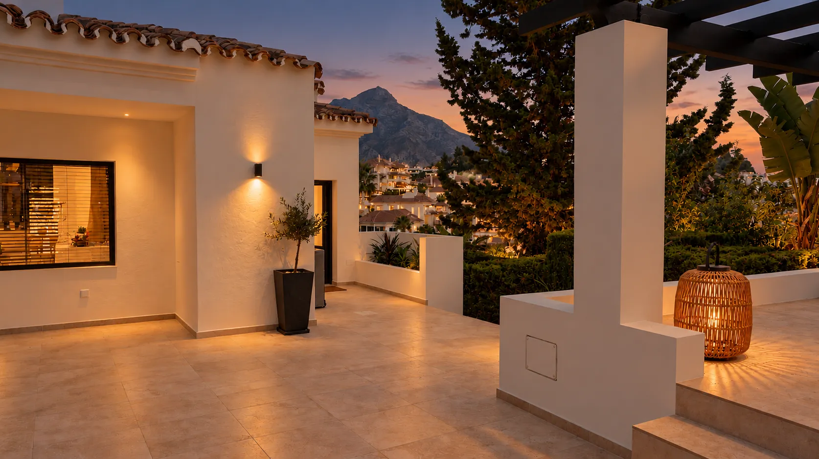Los Naranjos Hill Club 4 bedrooms villa for sale