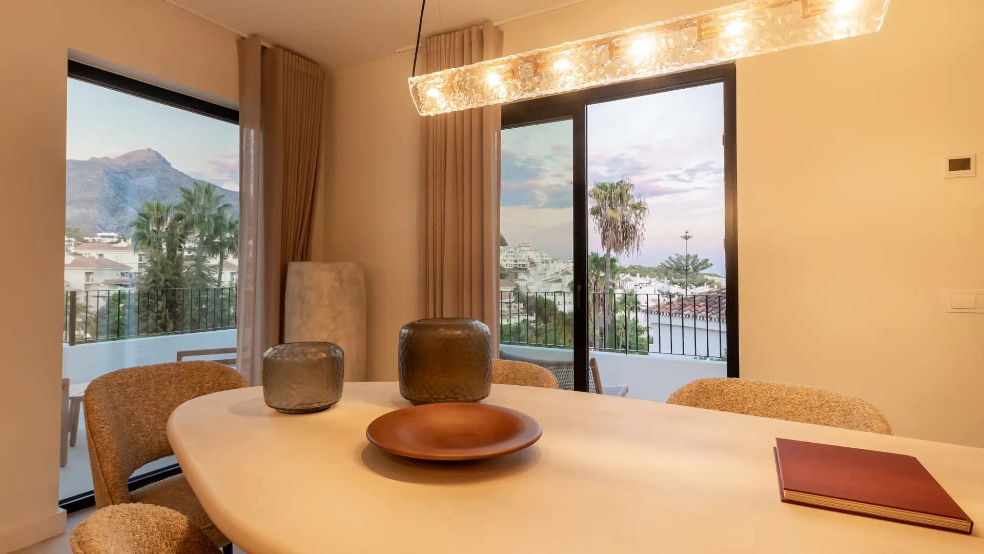 Los Naranjos Hill Club 4 bedrooms villa for sale