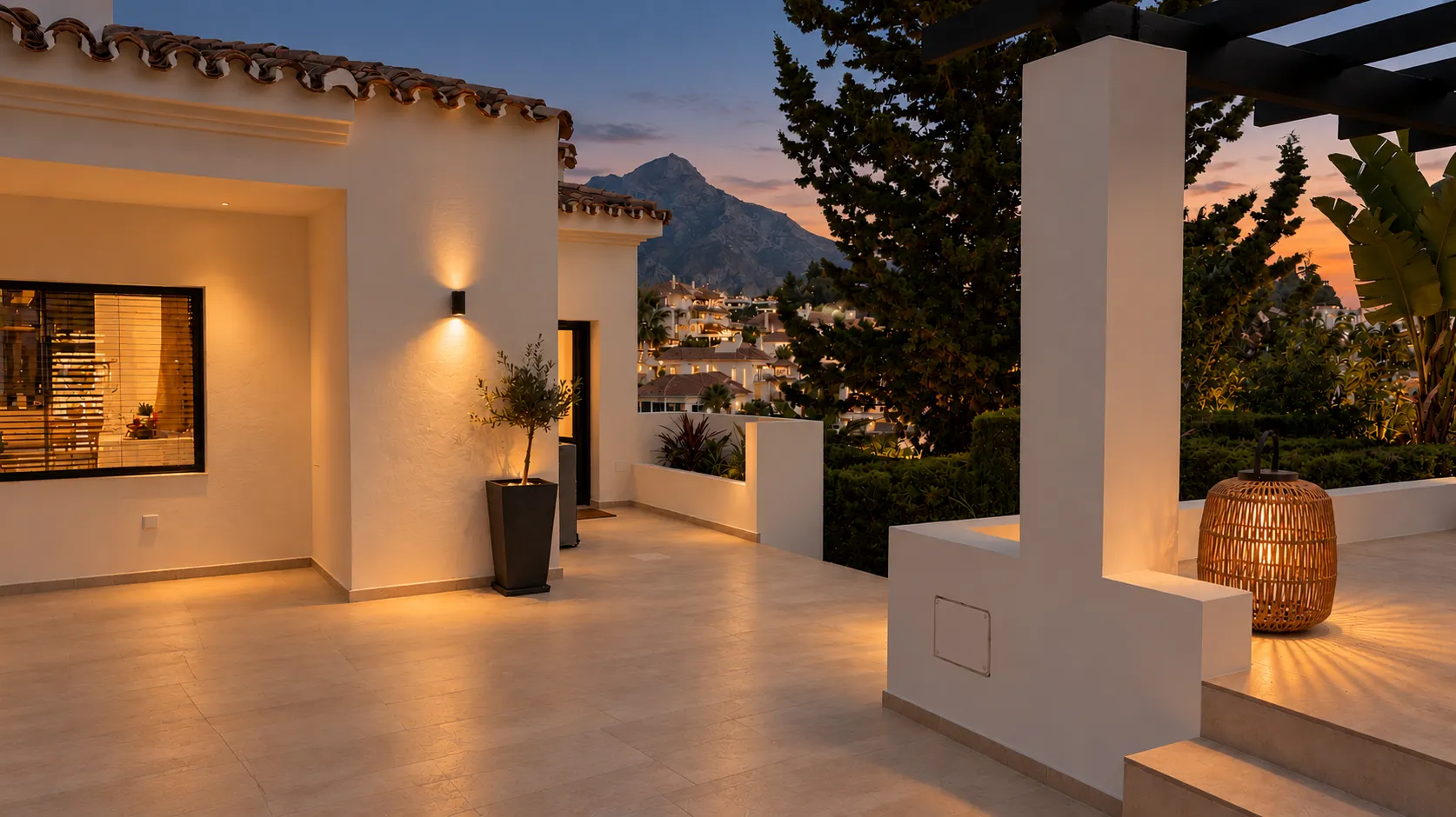 Los Naranjos Hill Club 4 bedrooms villa for sale