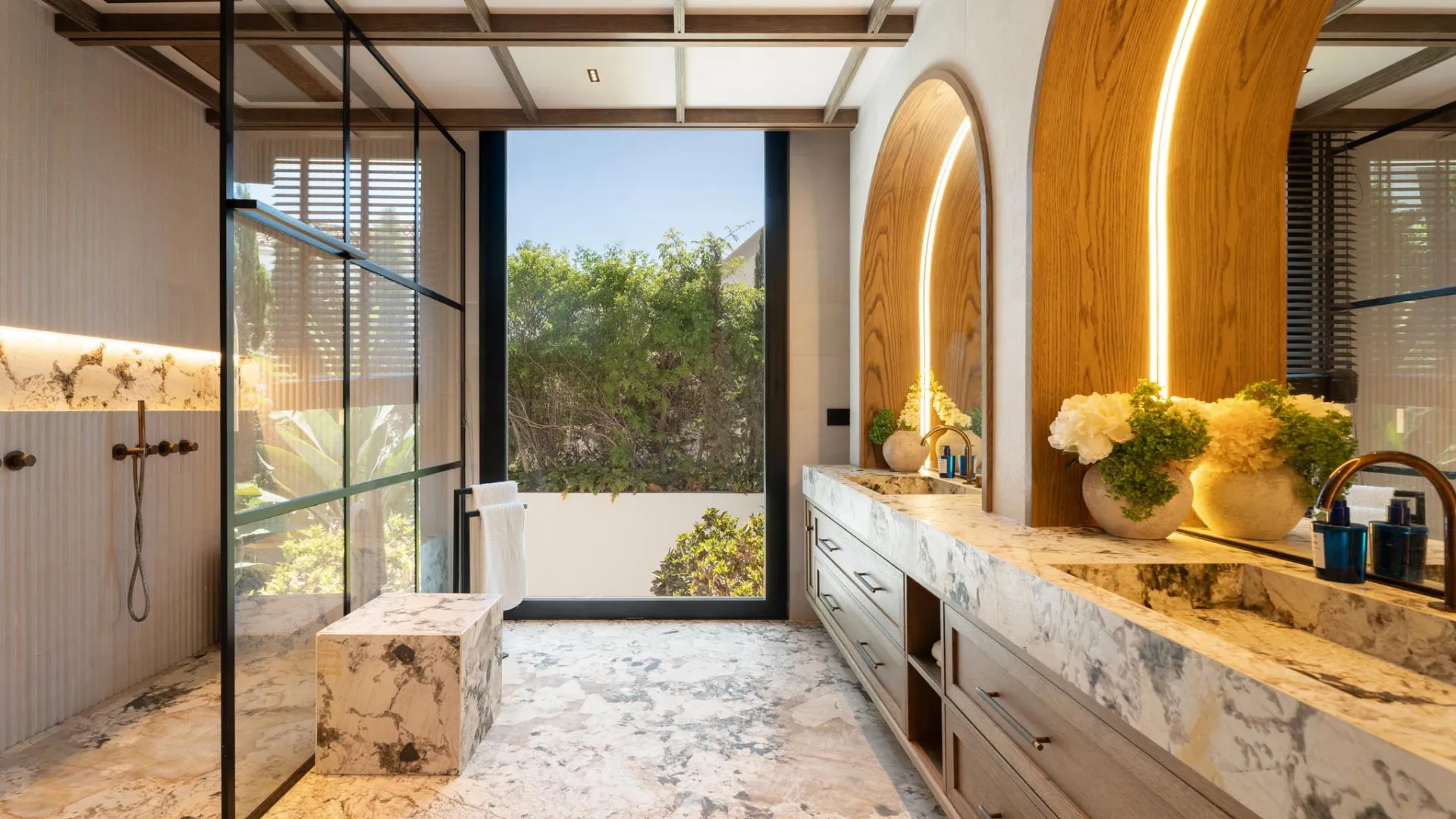For sale 6 bedrooms villa in Nueva Andalucia