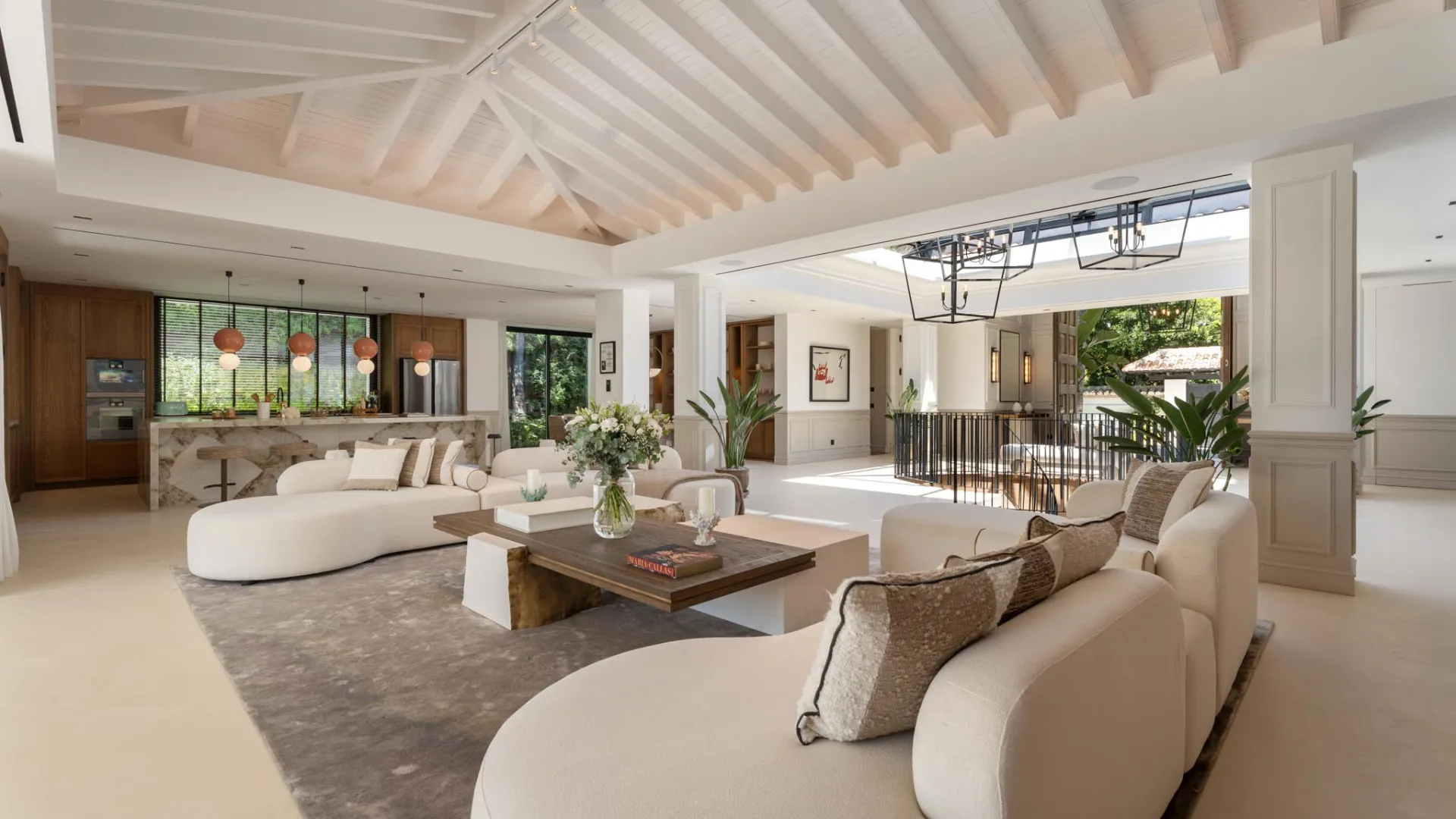 For sale 6 bedrooms villa in Nueva Andalucia
