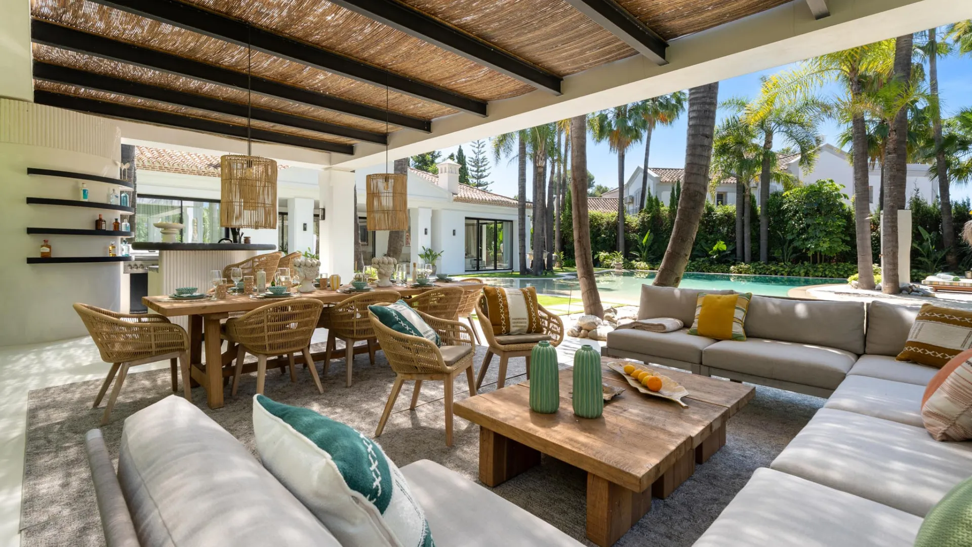 For sale 6 bedrooms villa in Nueva Andalucia