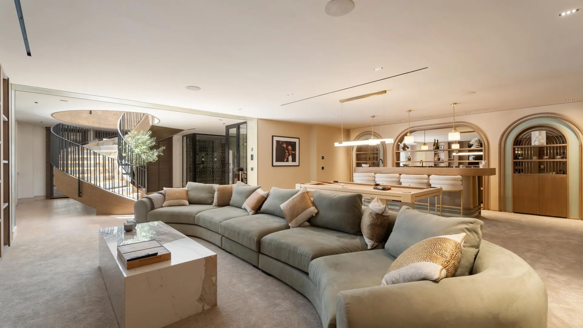 For sale 6 bedrooms villa in Nueva Andalucia