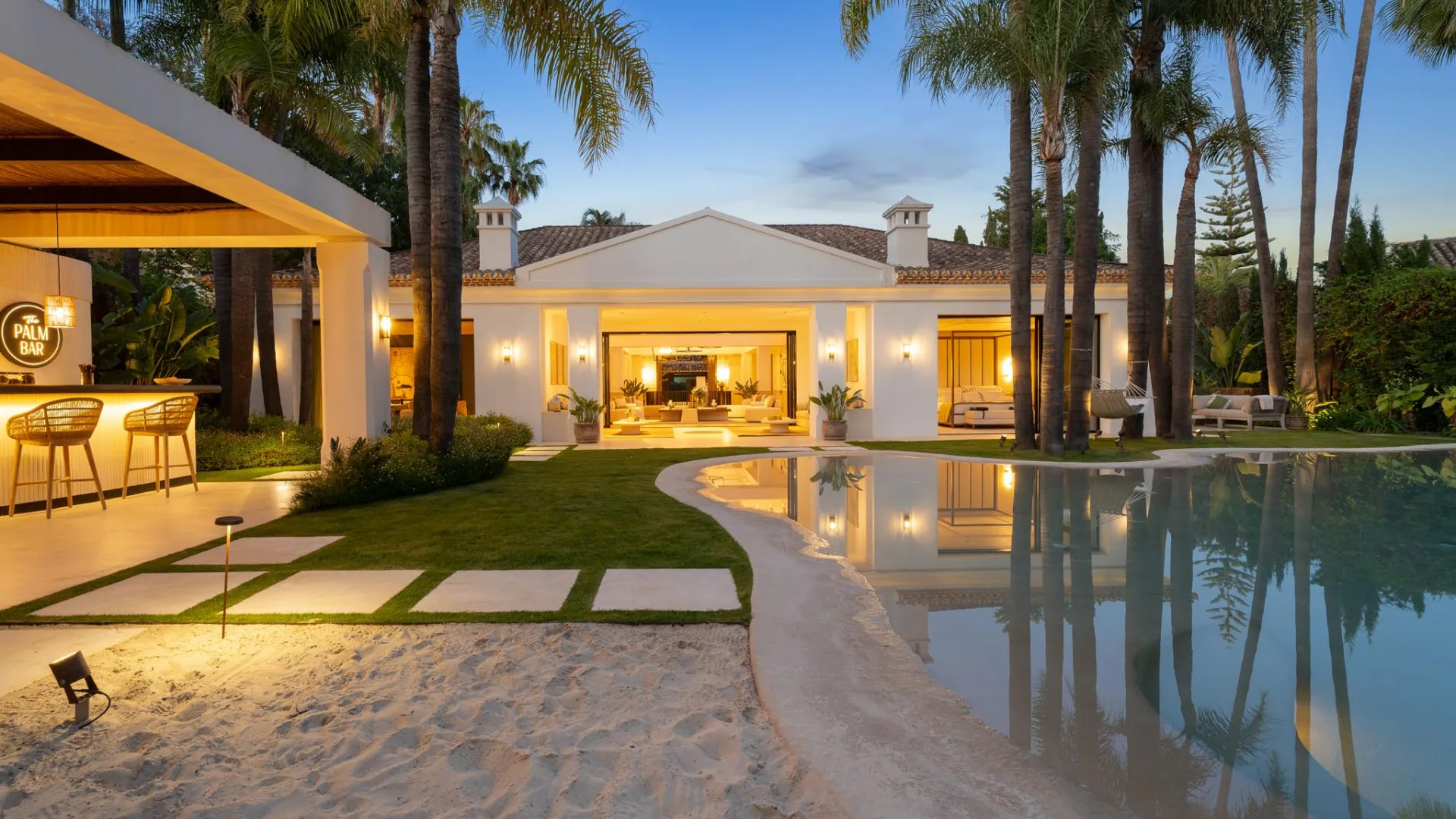 For sale 6 bedrooms villa in Nueva Andalucia