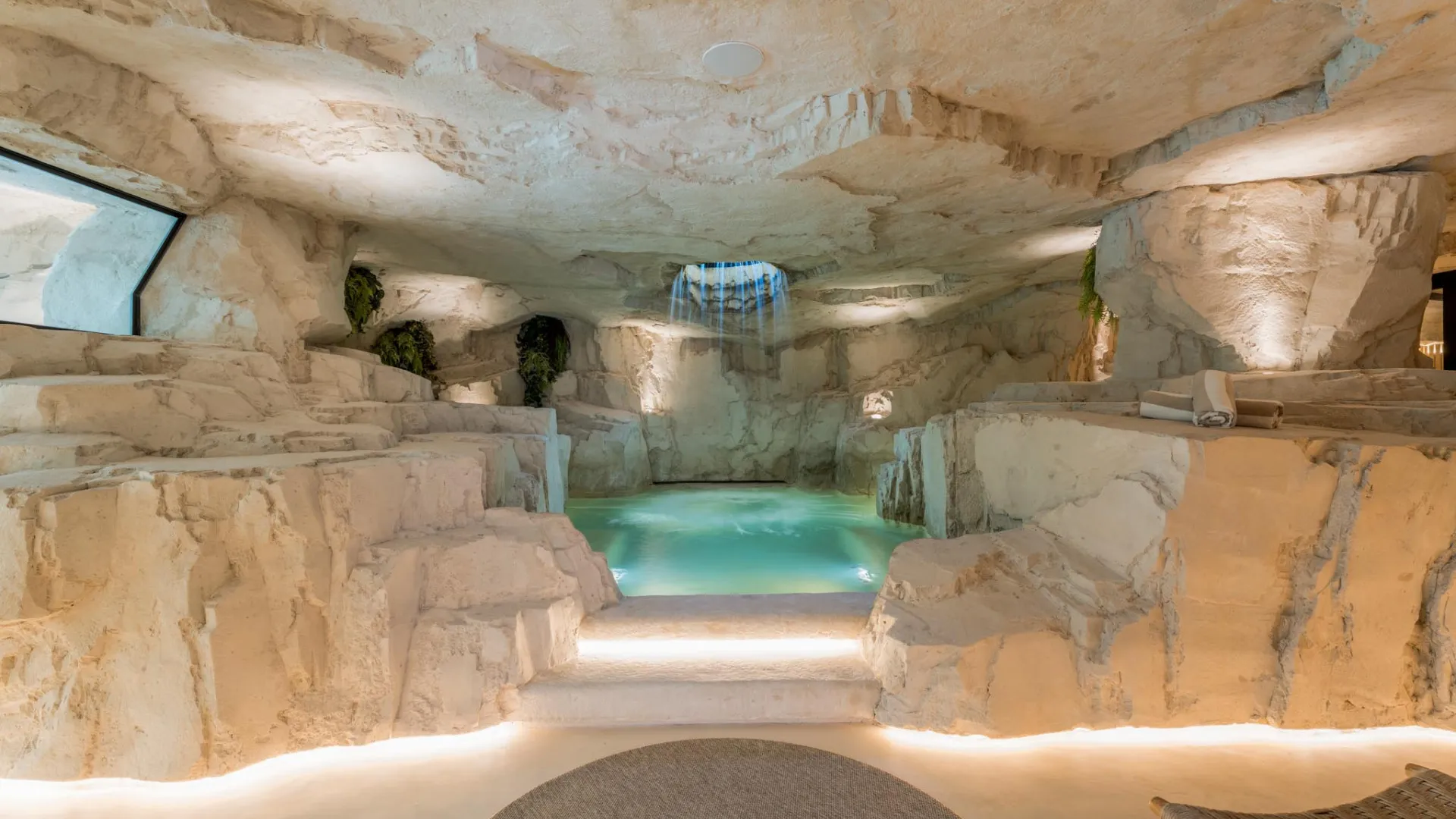 For sale 6 bedrooms villa in Nueva Andalucia