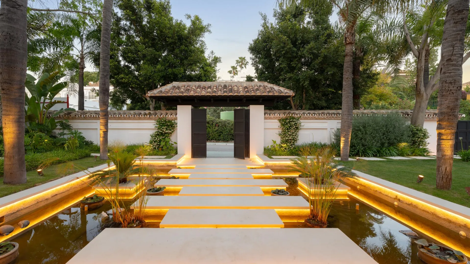 For sale 6 bedrooms villa in Nueva Andalucia