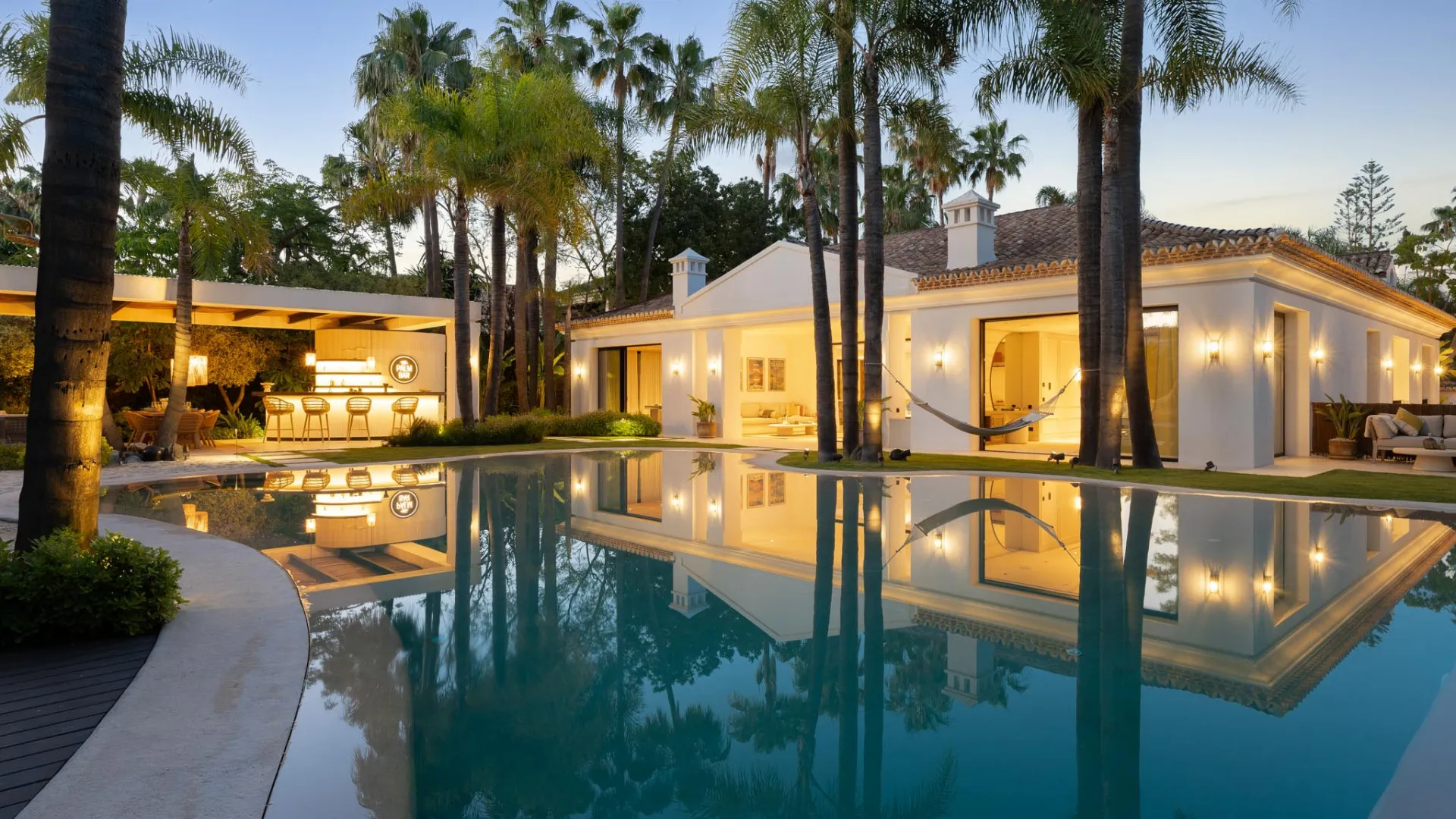 For sale 6 bedrooms villa in Nueva Andalucia