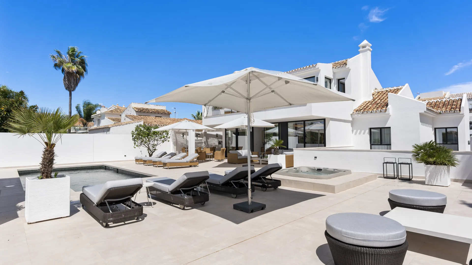 Villa a la venta con 5 dormitorios en El Rosario