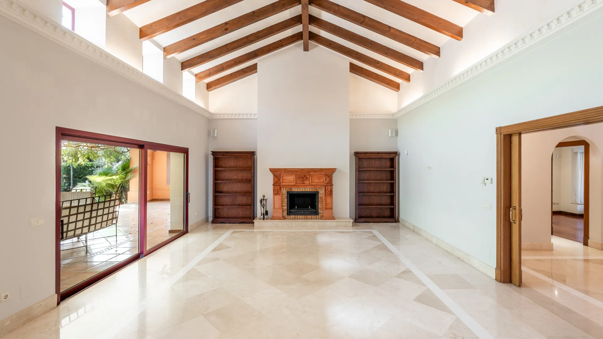 Villa for sale in Altos Reales