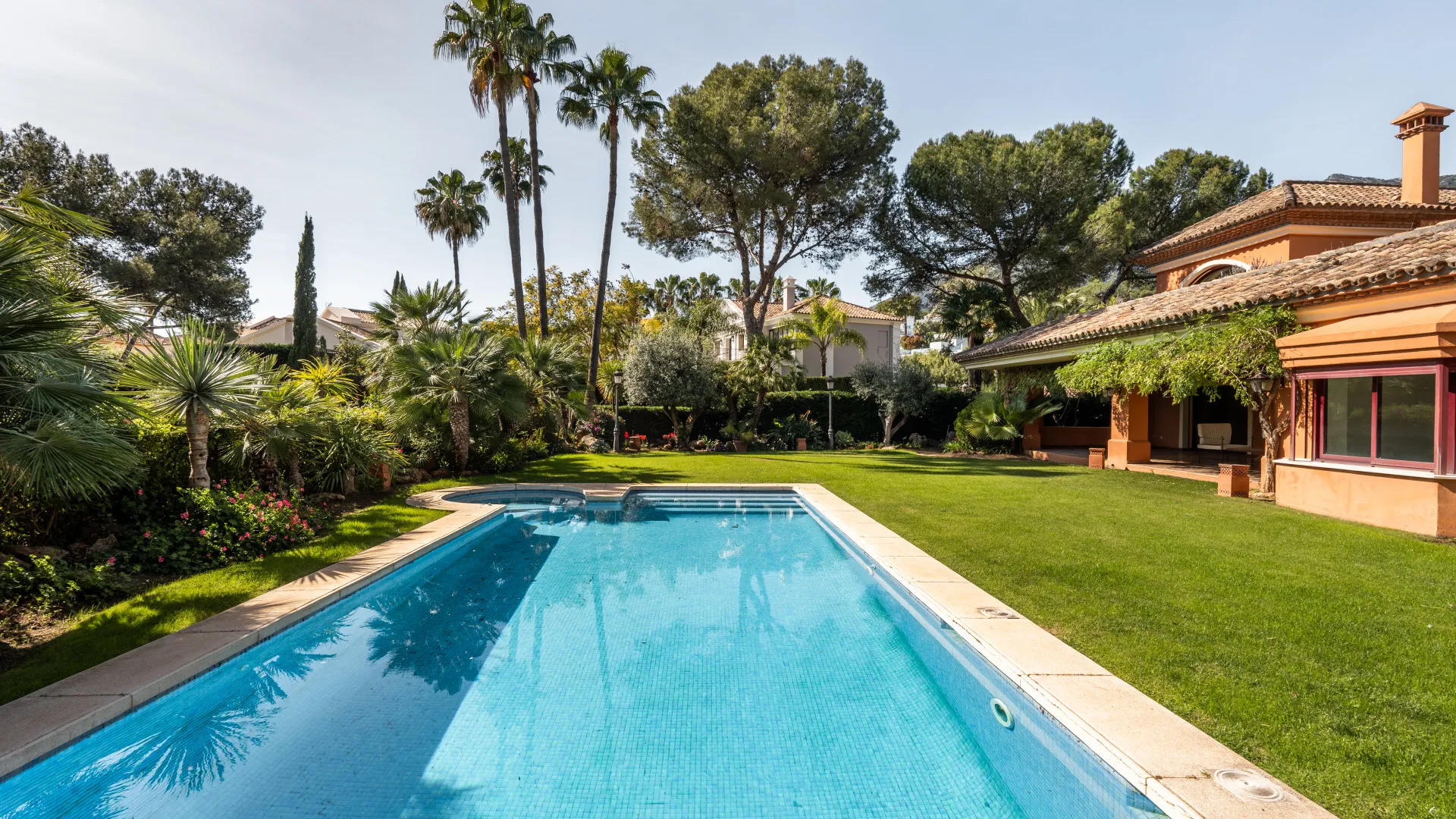 Villa for sale in Altos Reales