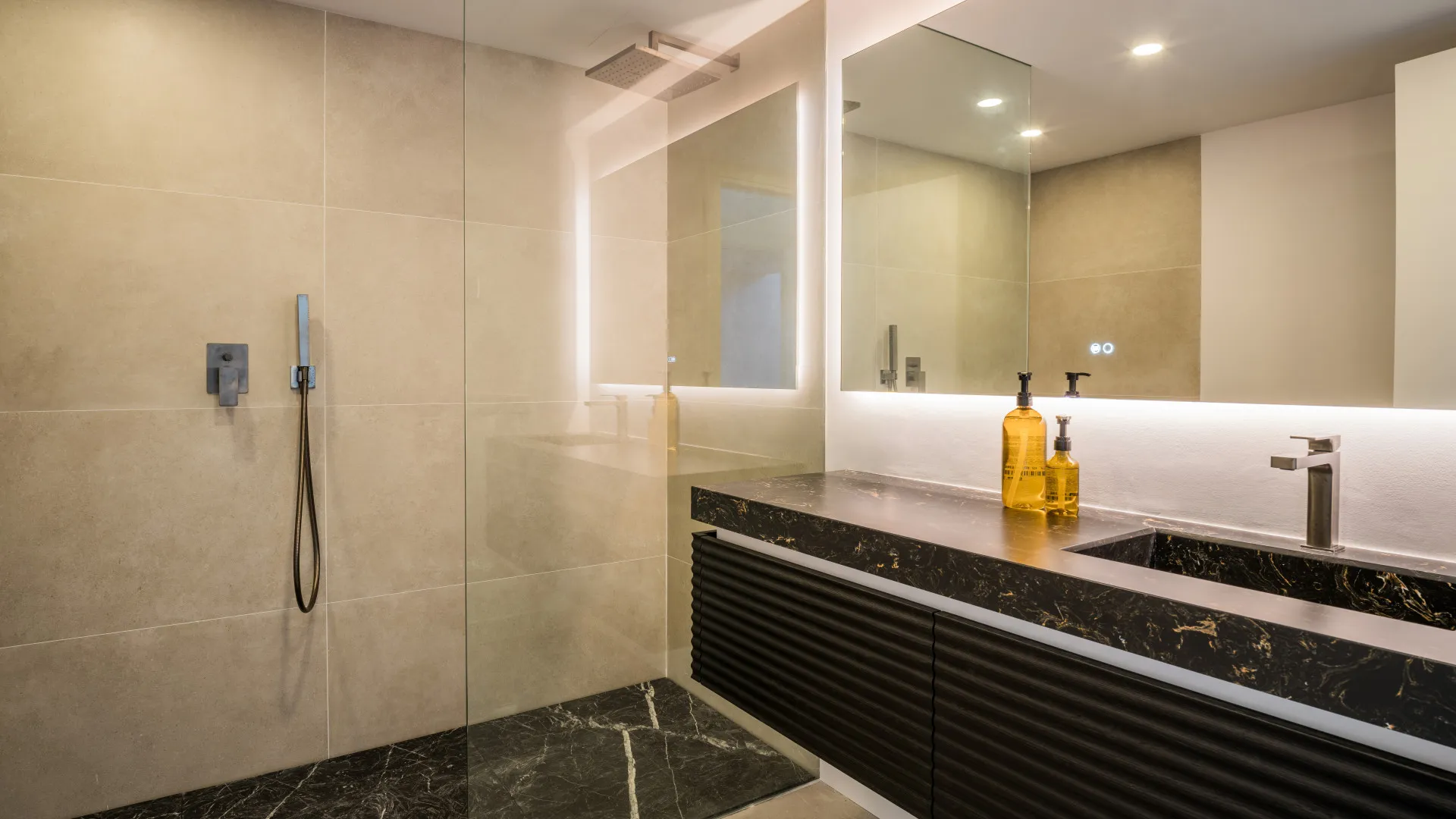 Villa with 5 bedrooms for sale in Nagüeles