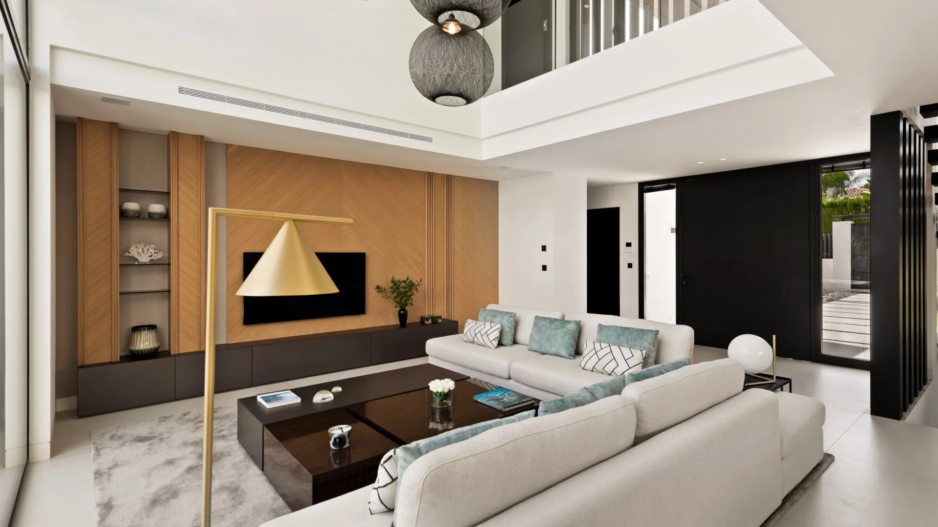 Nueva Andalucia villa for sale