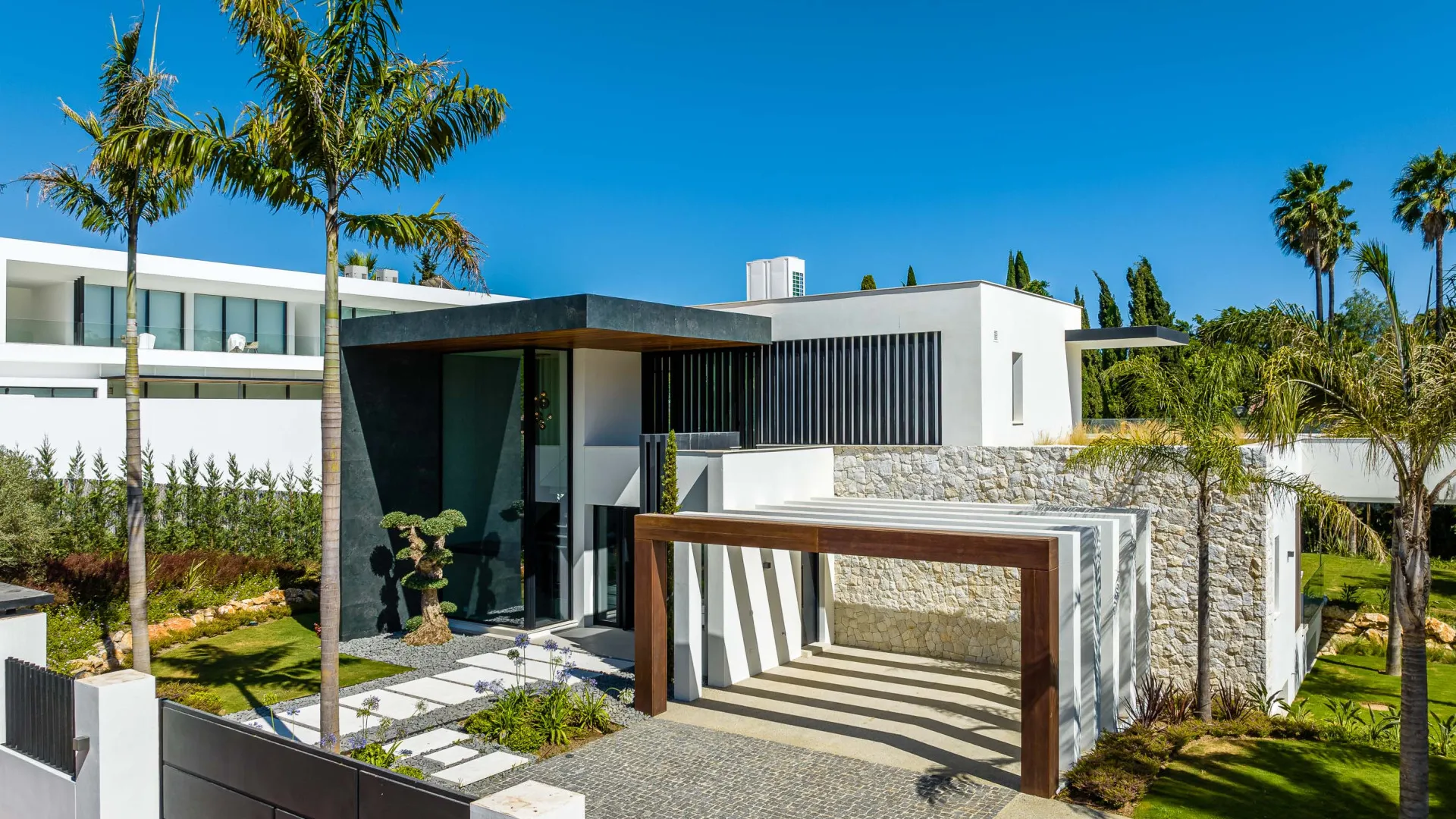 Nueva Andalucia villa for sale