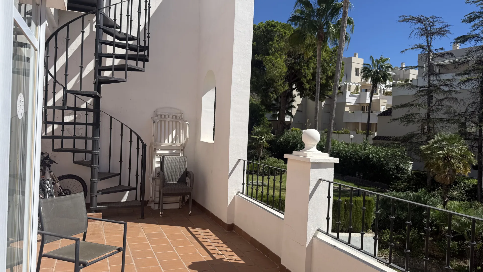 For sale duplex penthouse in Aloha Gardens