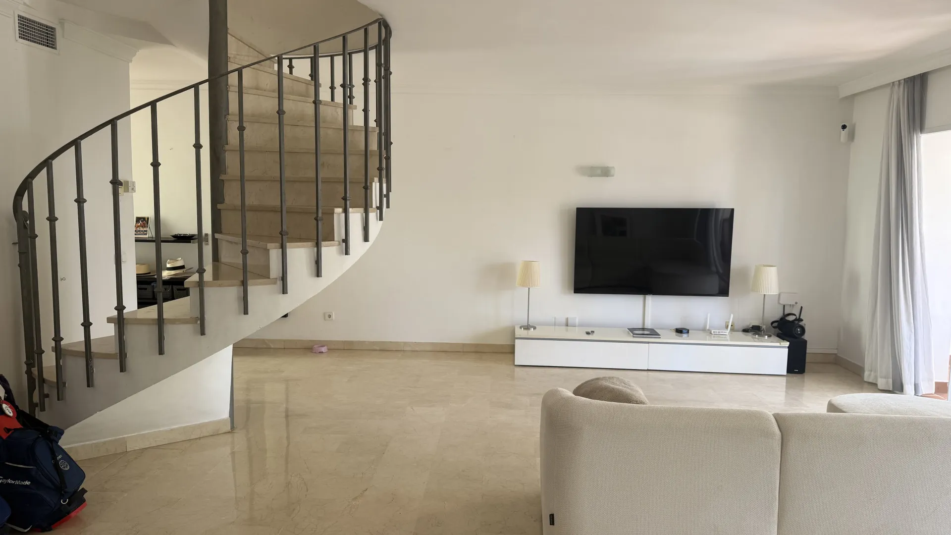 For sale duplex penthouse in Aloha Gardens