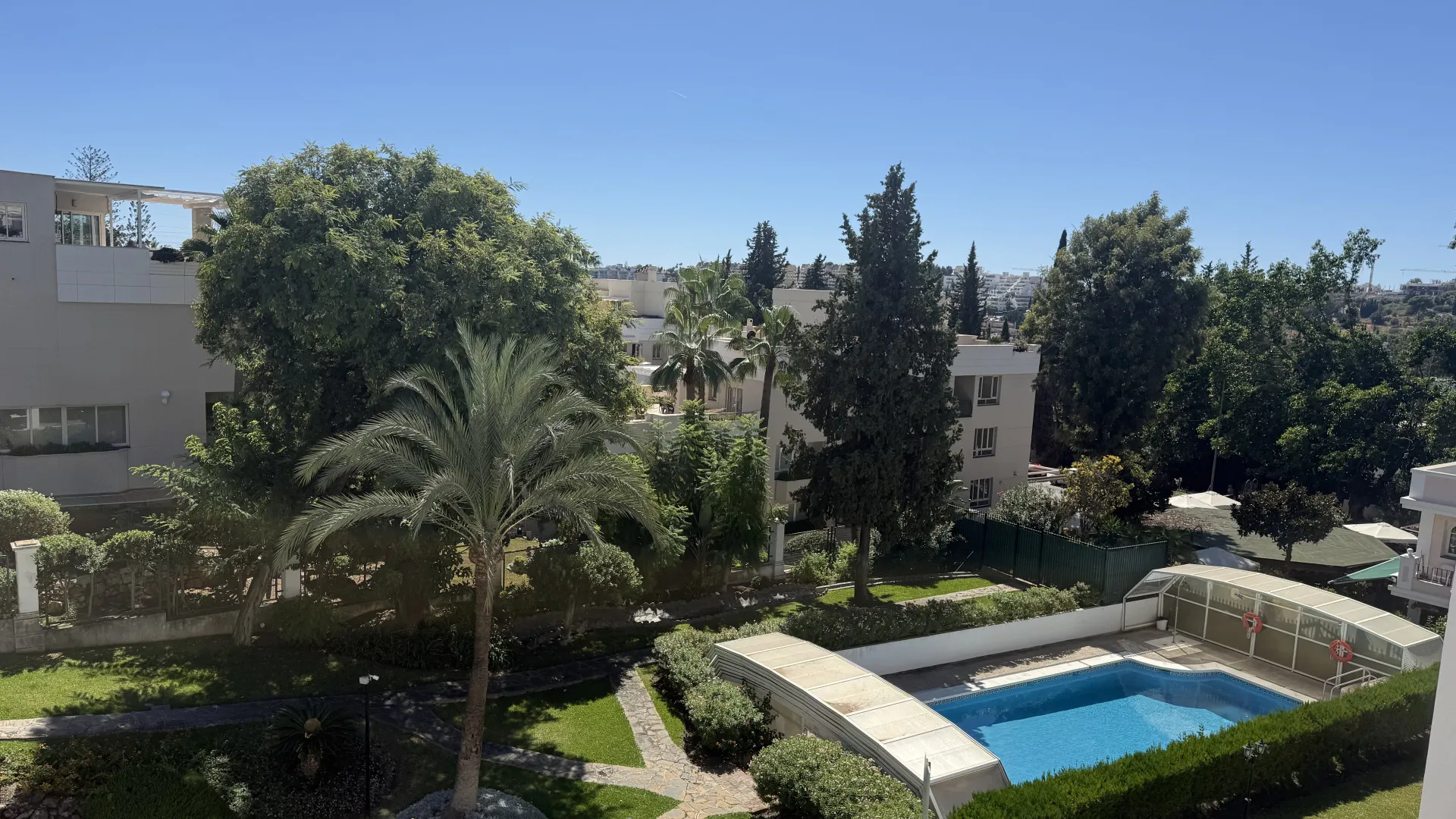 For sale duplex penthouse in Aloha Gardens