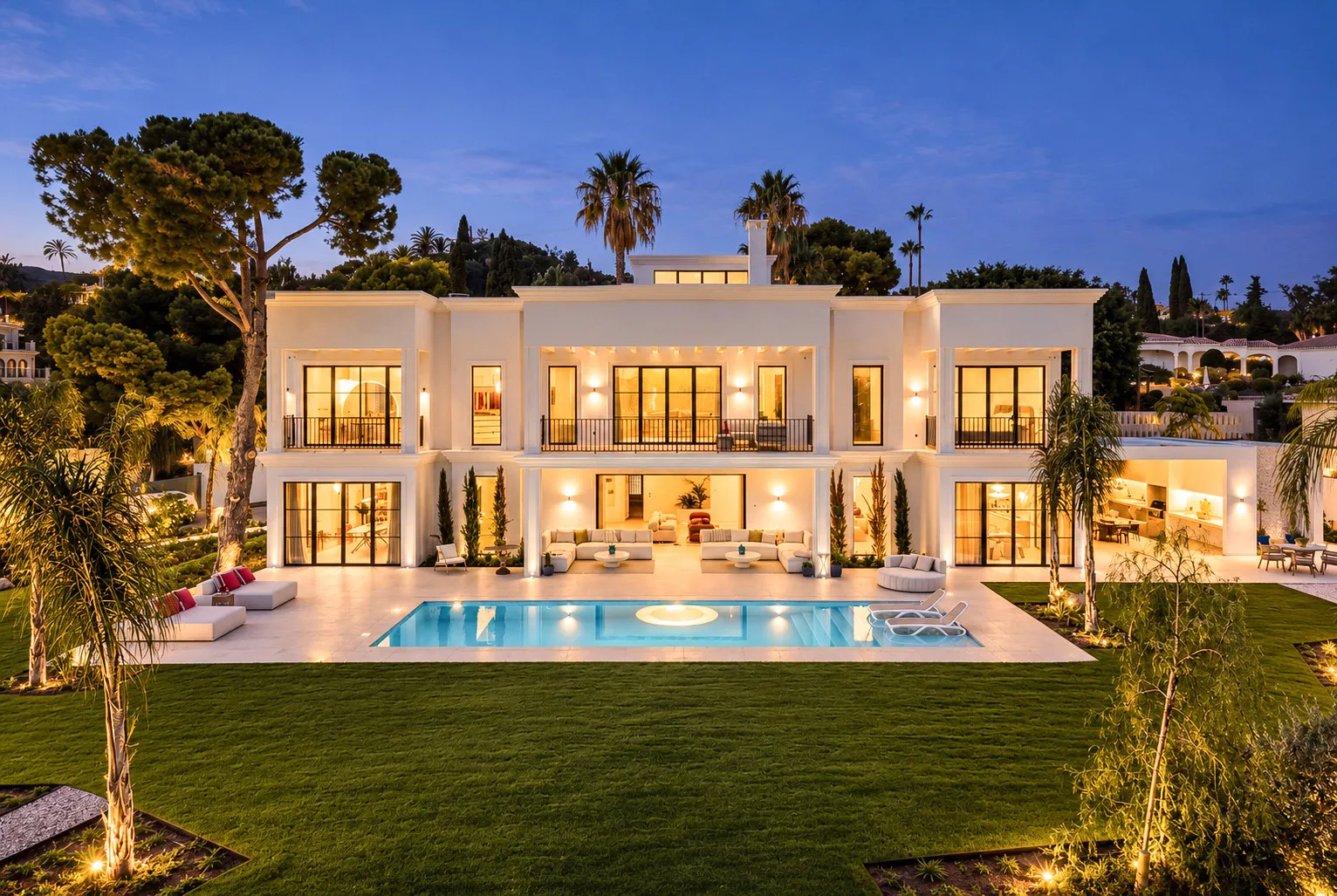 Se vende villa en Benahavis con 8 dormitorios
