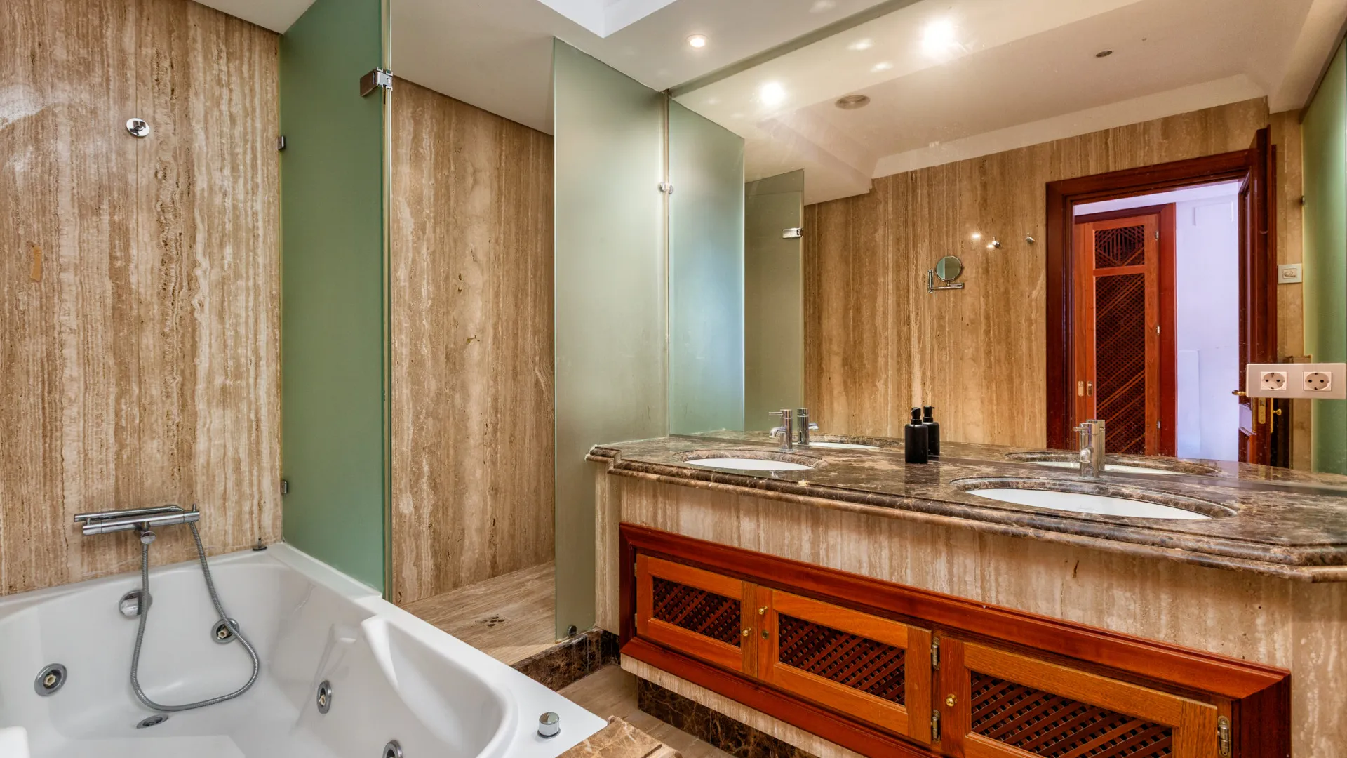 Se vende apartamento con 3 dormitorios en Mar Azul