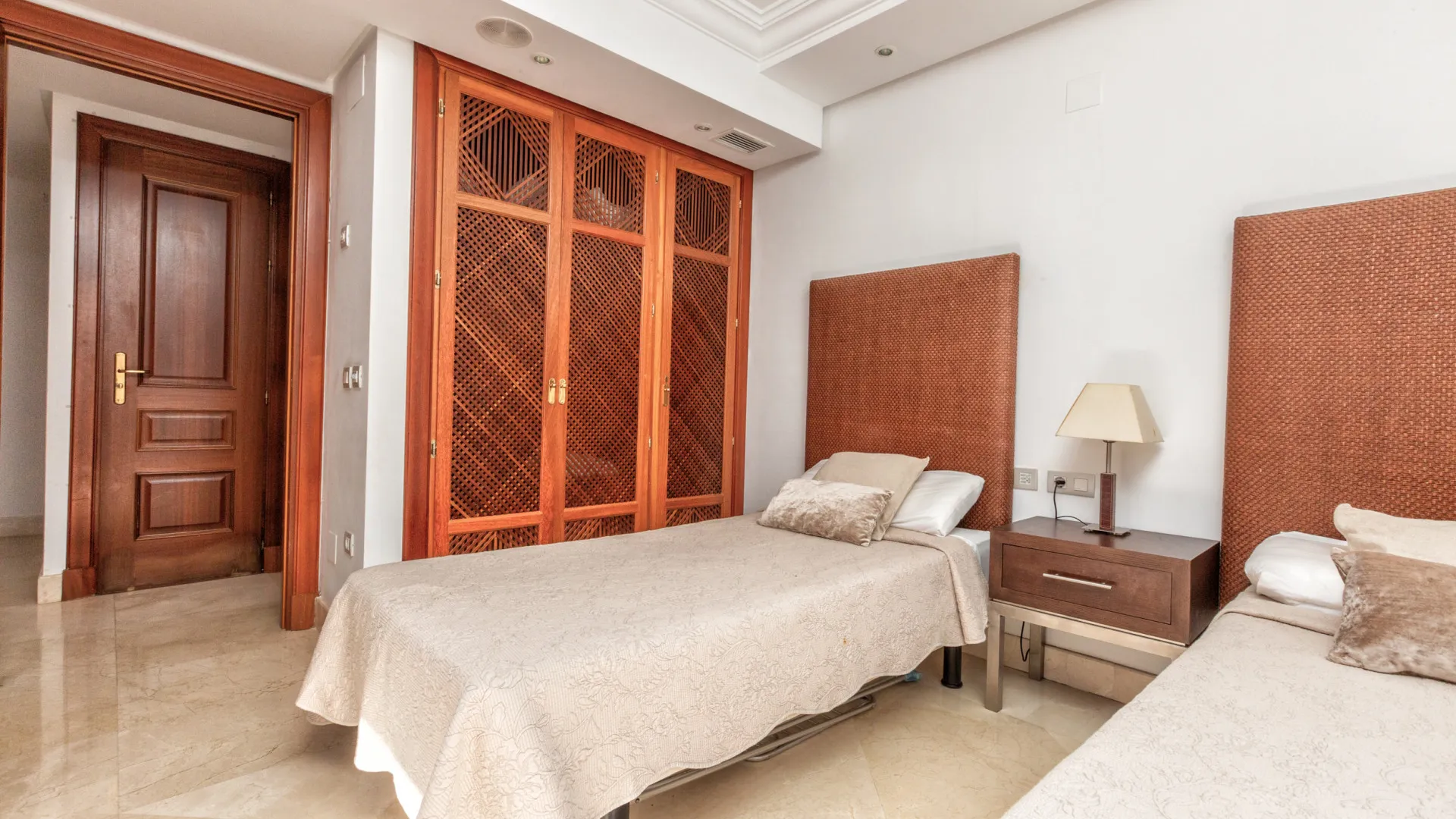 Se vende apartamento con 3 dormitorios en Mar Azul