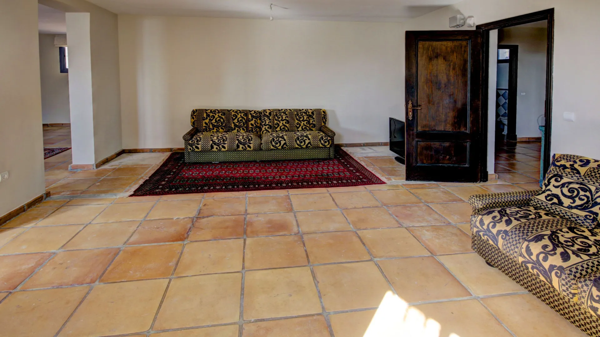 Buy El Padron villa with 7 bedrooms